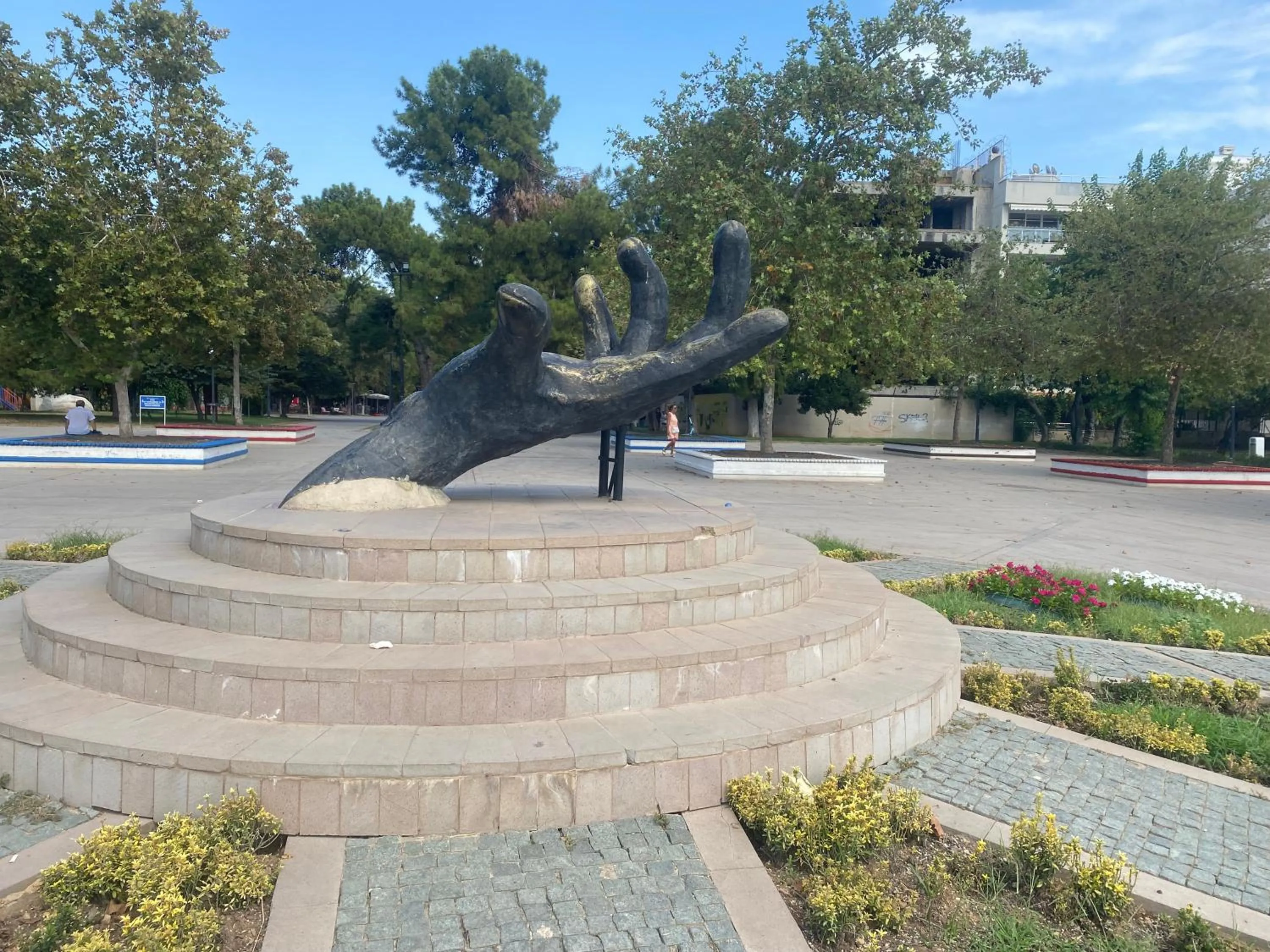 Nearby landmark in İn The Middle Hotel