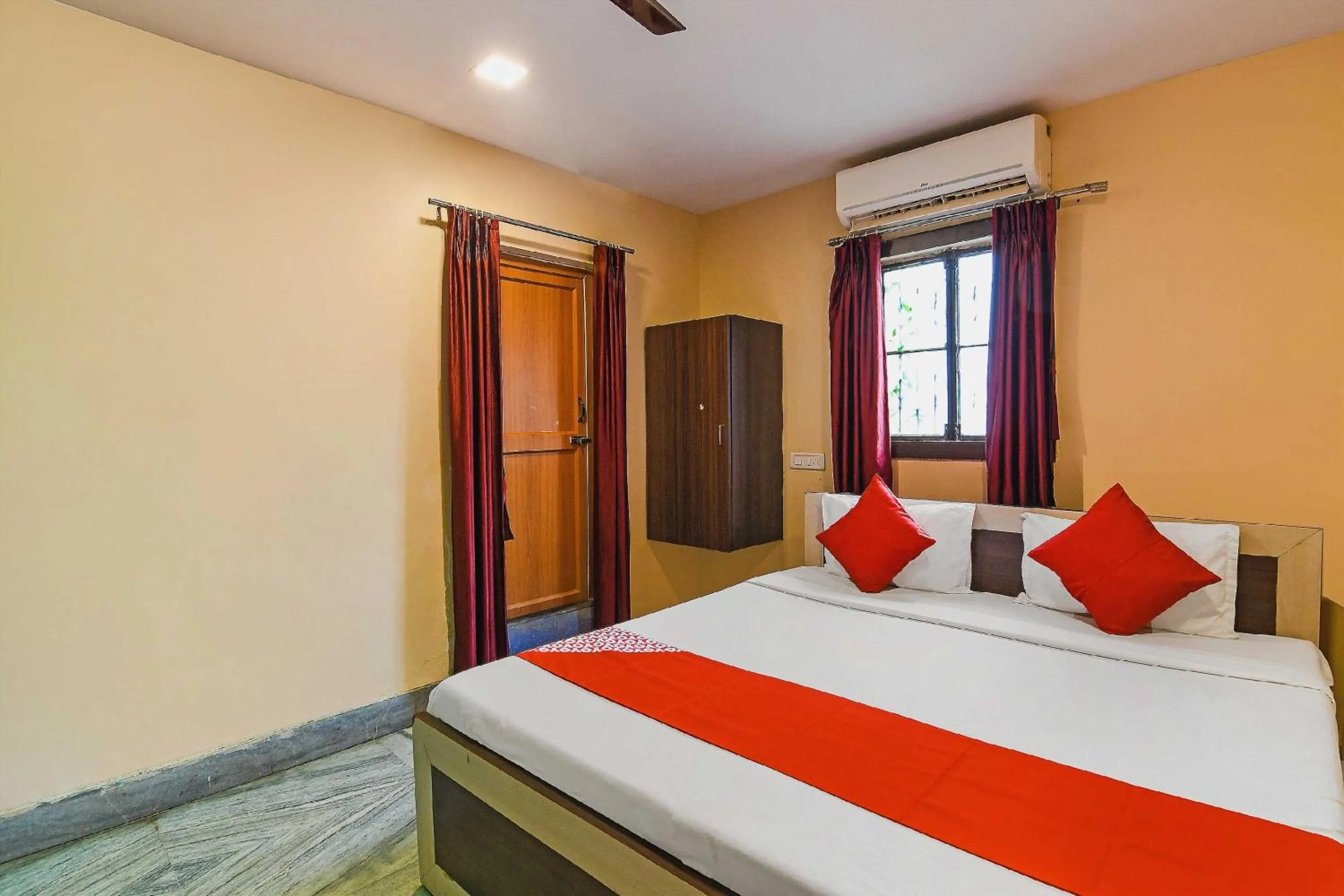 Bedroom, Bed in Hotel O Ashirbad Deluxe