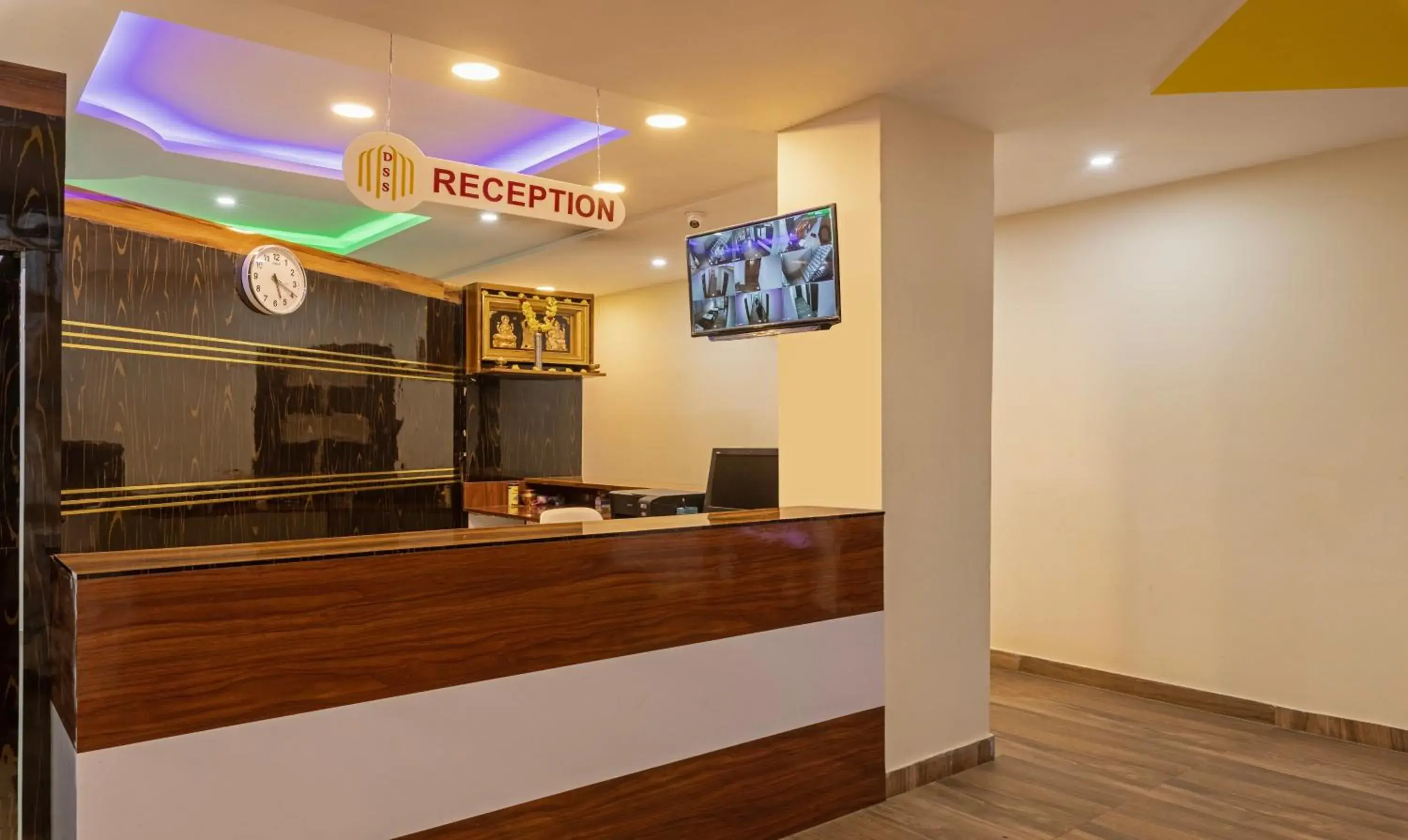 Lobby or reception in Treebo Nandi Comforts, Peenya Lobby or reception in Treebo Nandi Comforts, Peenya