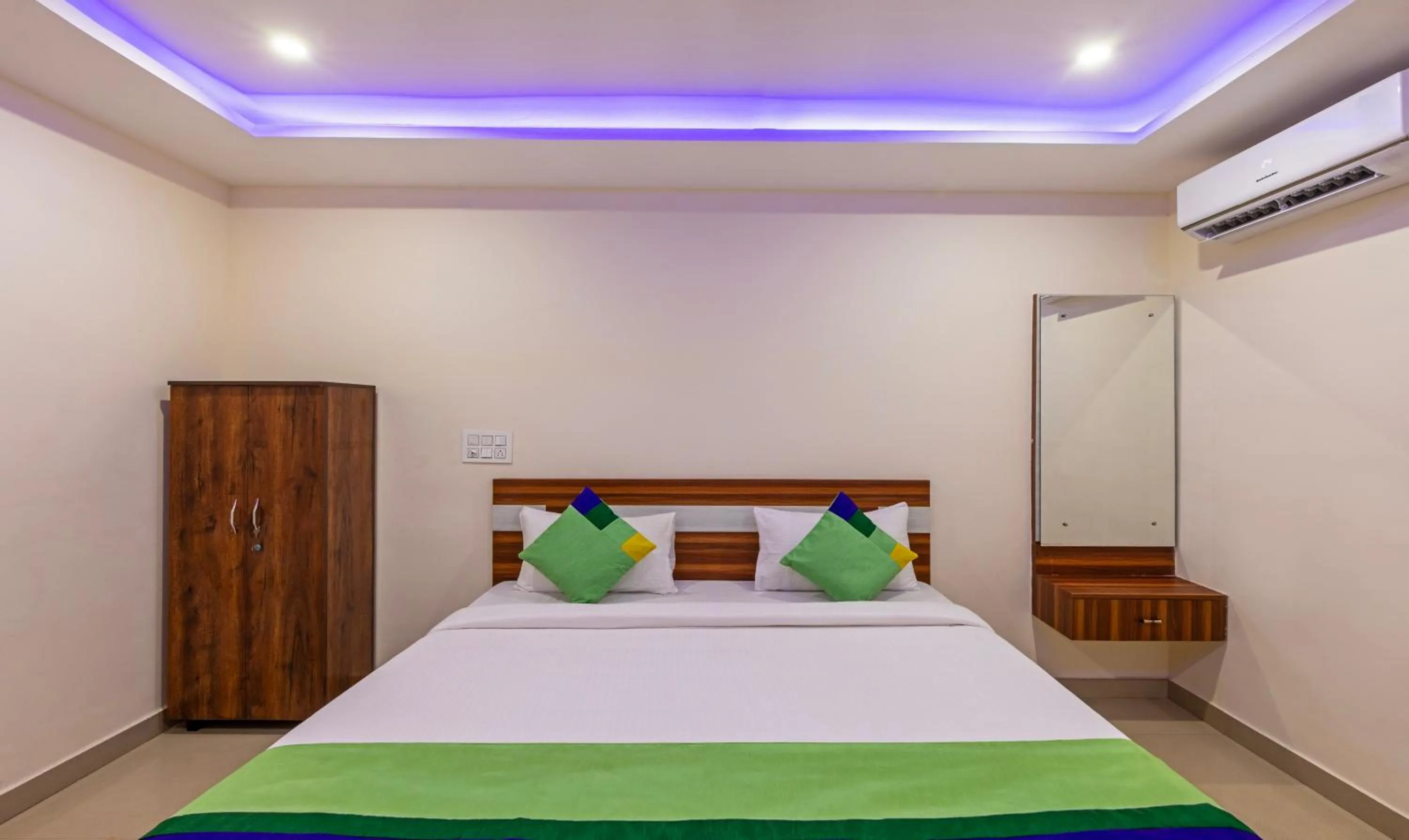 Bedroom, Bed in Treebo Nandi Comforts, Peenya