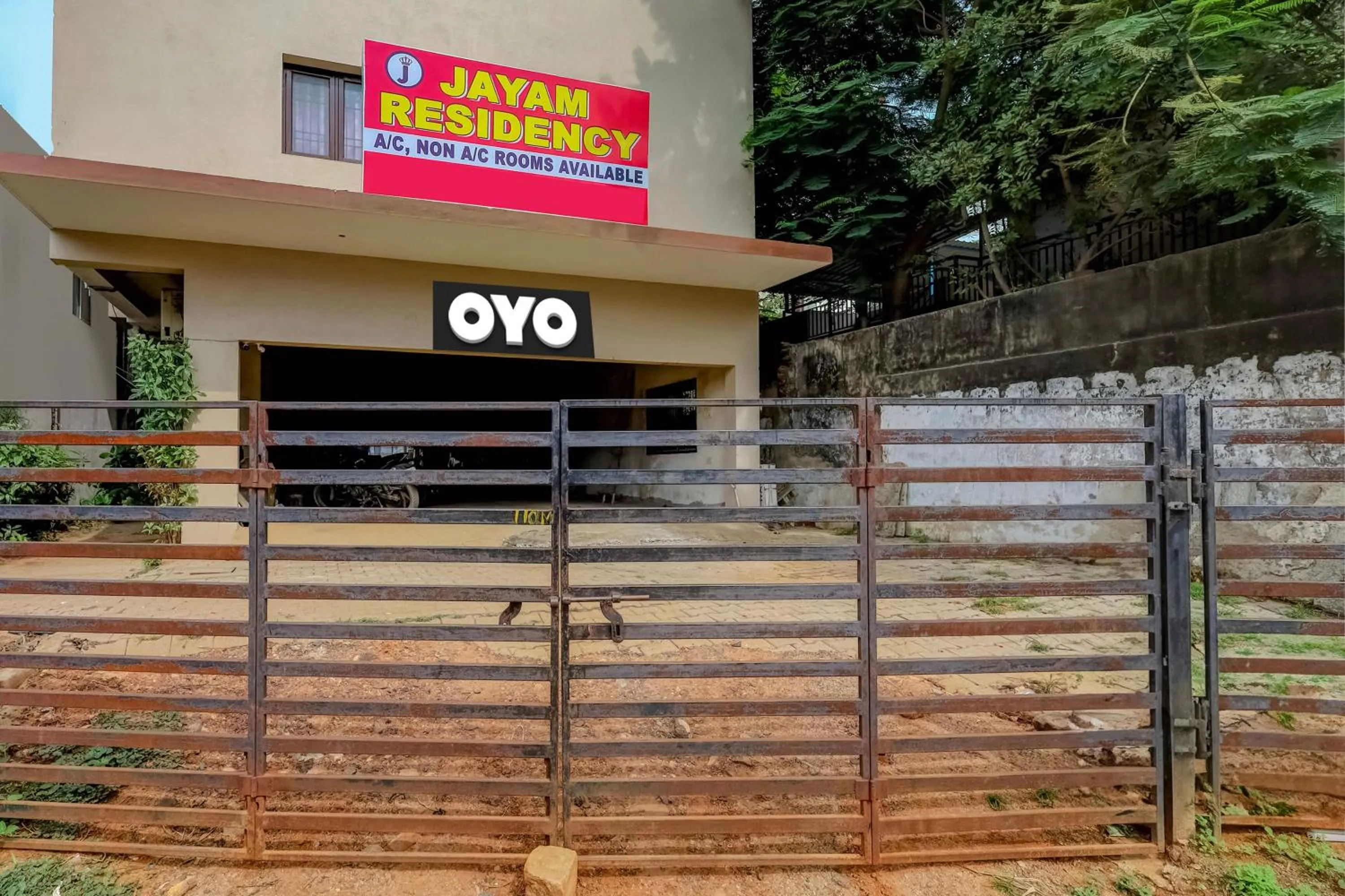 Facade/entrance in Hotel O Jayam Residency