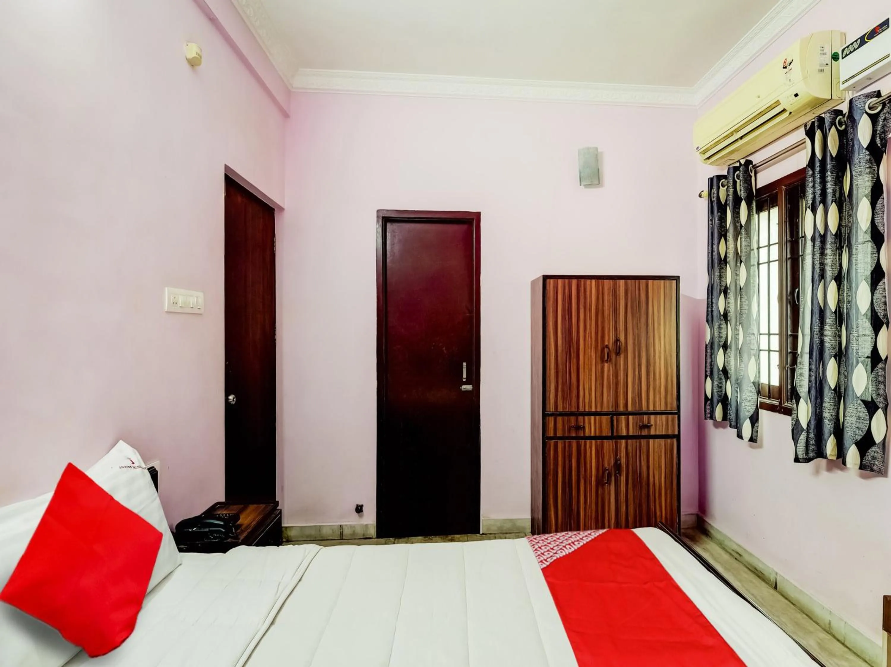 Bedroom, Bed in Hotel O Jayam Residency
