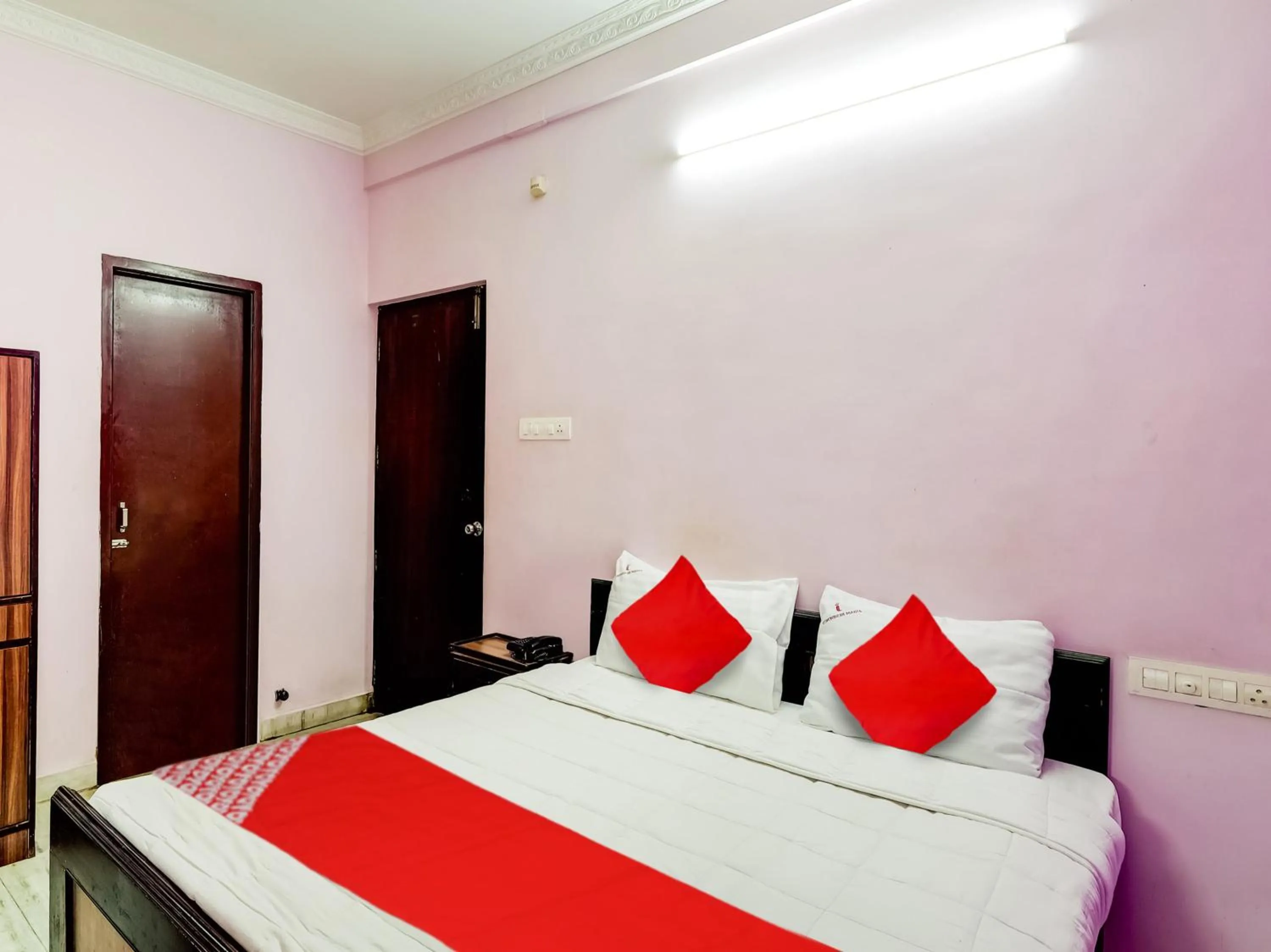 Bedroom, Bed in Hotel O Jayam Residency