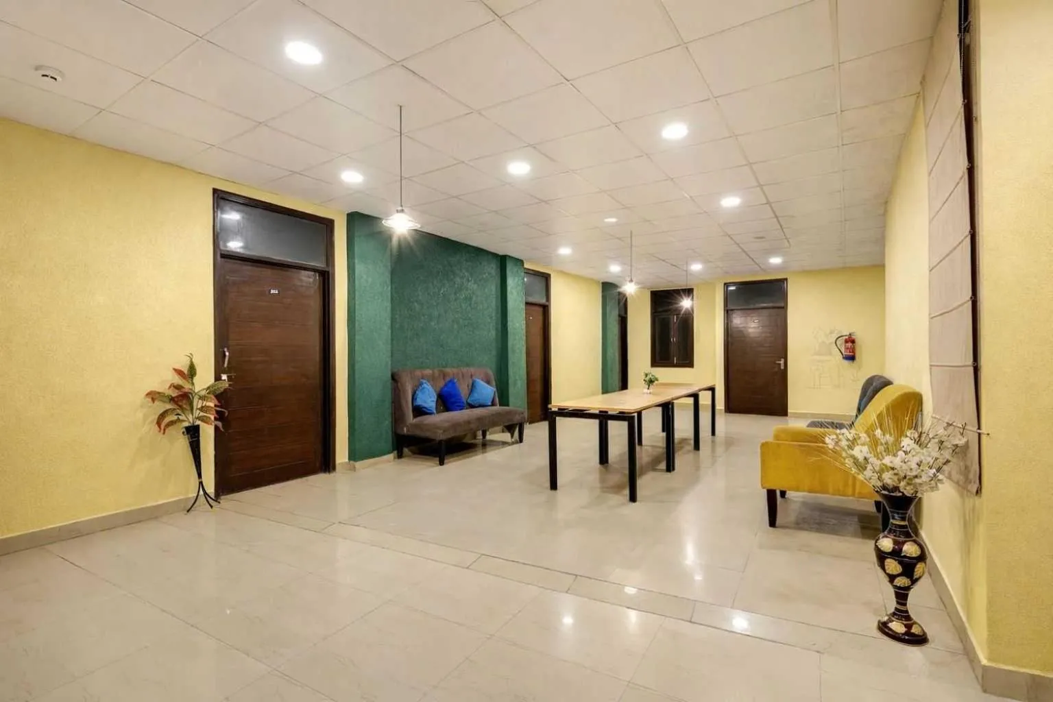 Lobby or reception in Hotel O A SQUARE SAKET RESIDENCY