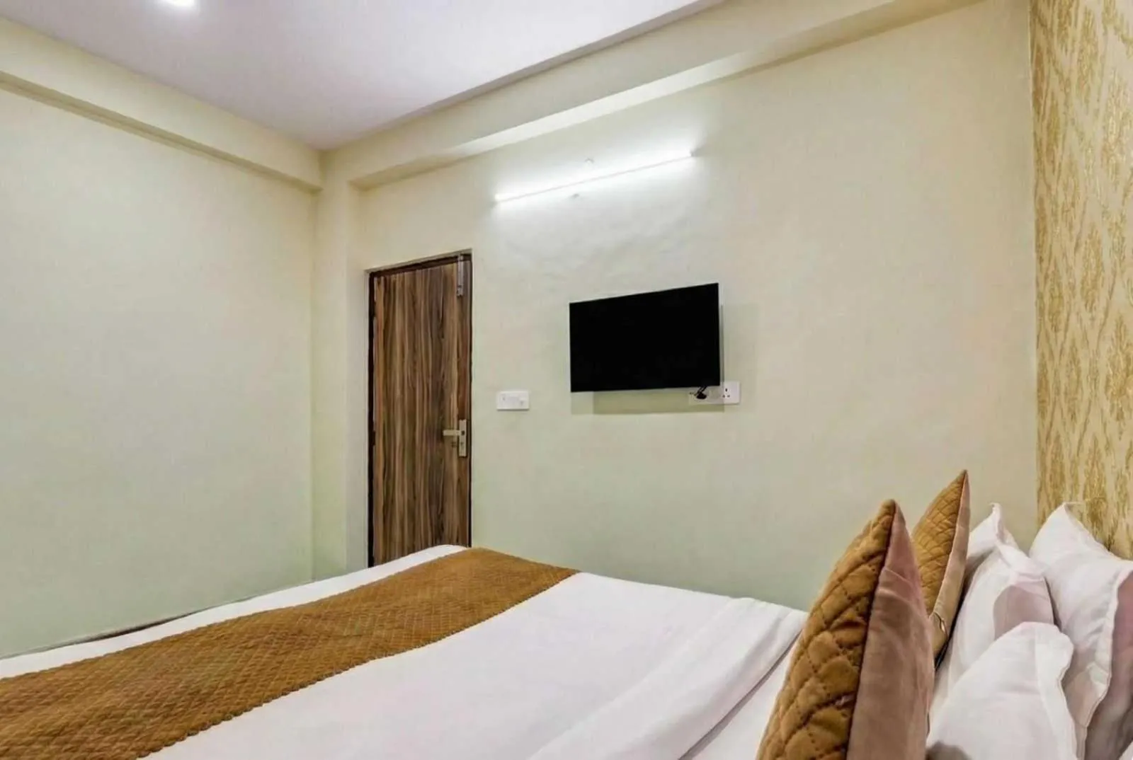 Bedroom in Hotel O A SQUARE SAKET RESIDENCY
