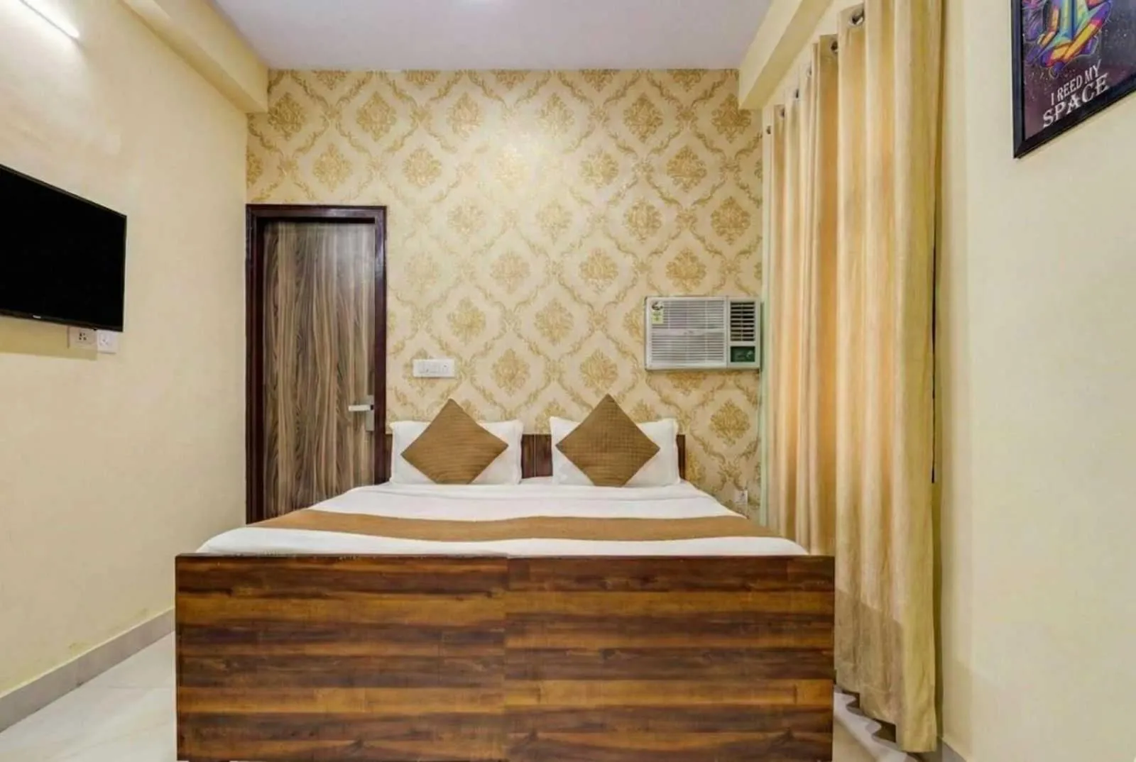 Bedroom in Hotel O A SQUARE SAKET RESIDENCY