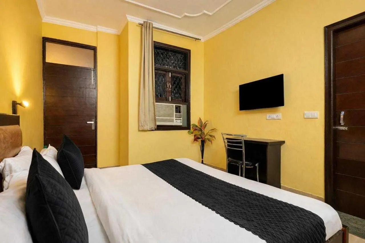 Bedroom in Hotel O A SQUARE SAKET RESIDENCY