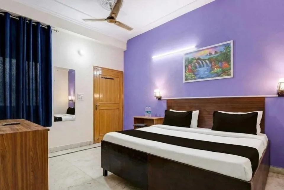 Bedroom in Hotel O A SQUARE SAKET RESIDENCY