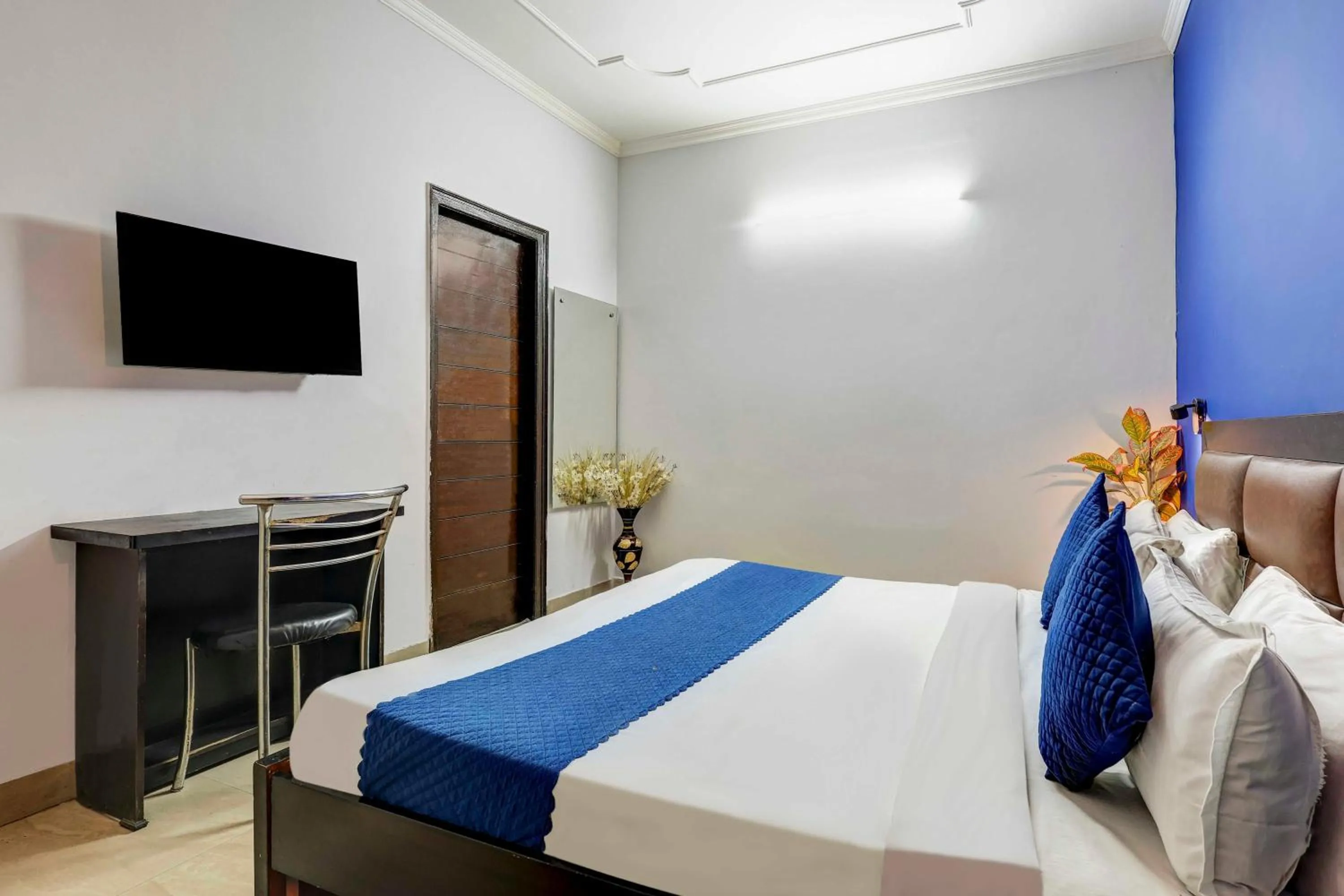 Bedroom in Hotel O A SQUARE SAKET RESIDENCY
