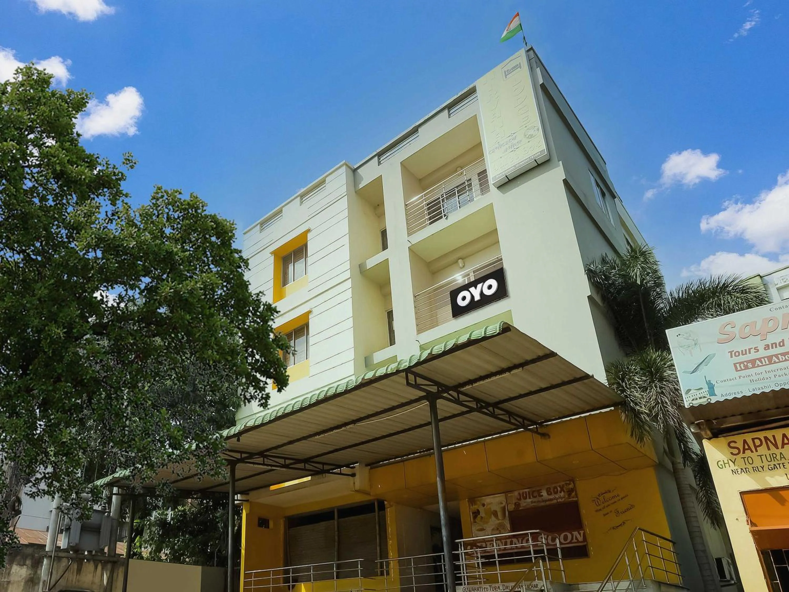 Facade/entrance in Hotel O Nirvana Lodge