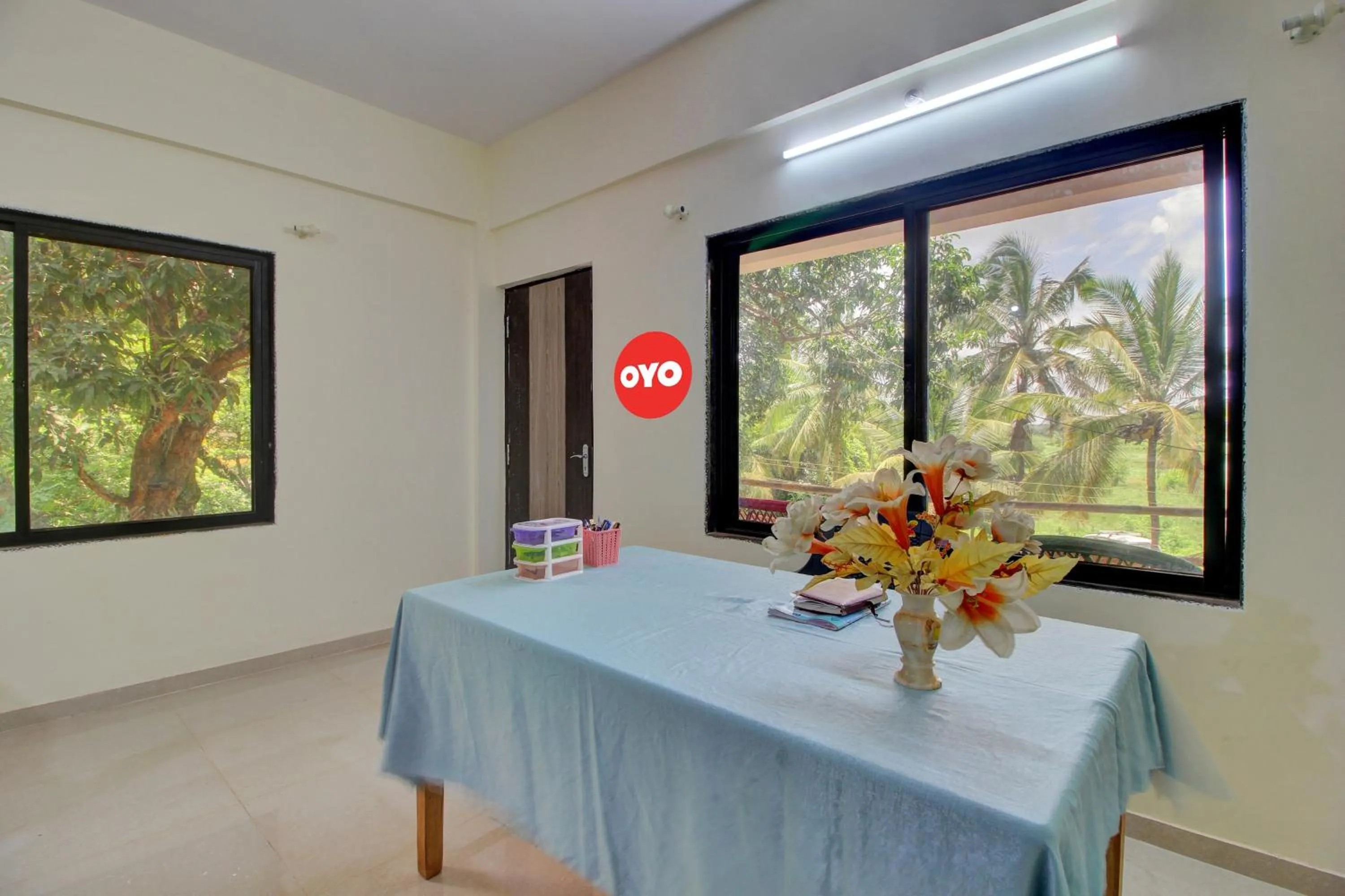 Lobby or reception in Hotel O Etllina Valley Villa