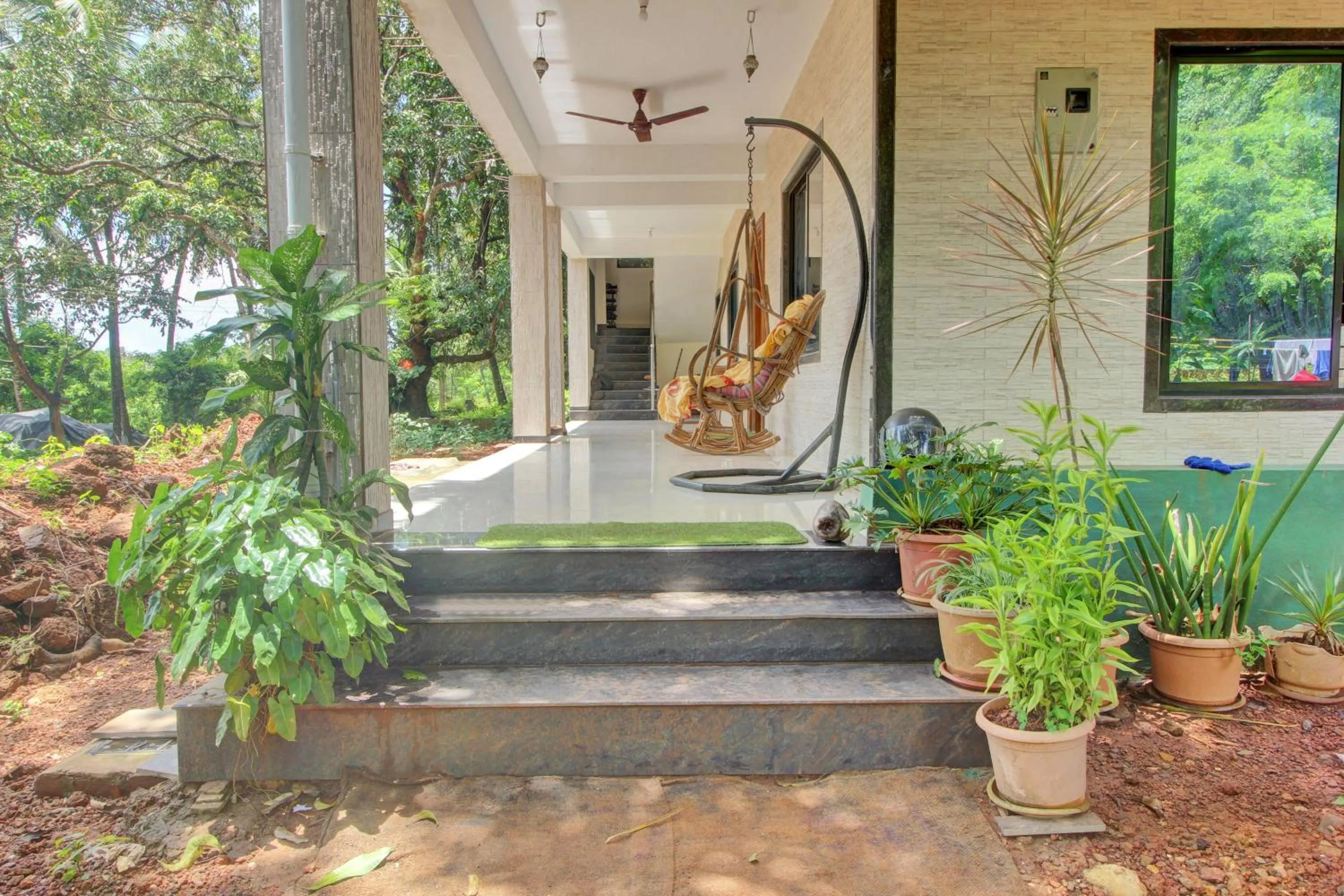 Facade/entrance in Hotel O Etllina Valley Villa