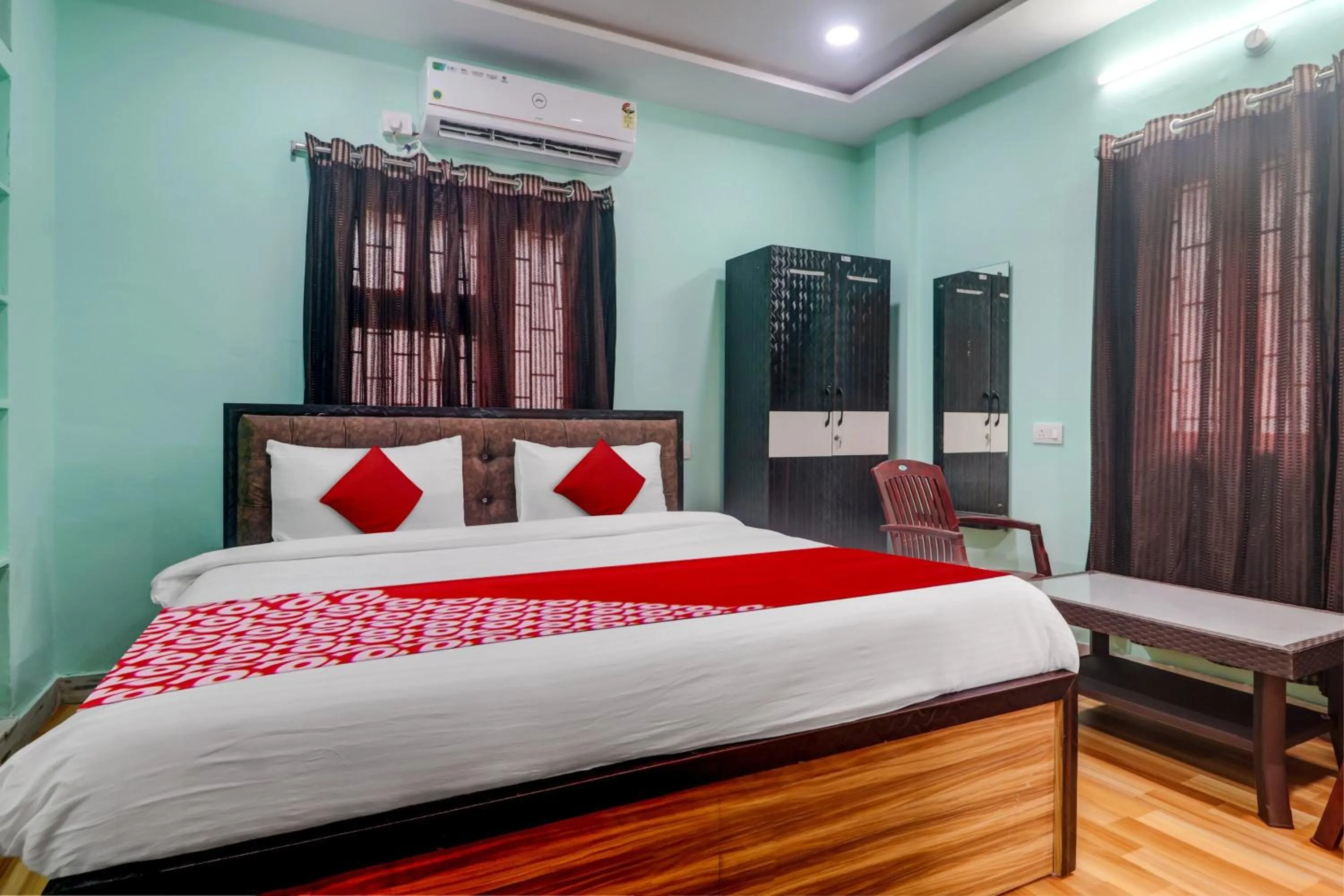 Bedroom in Hotel O S Grand Residency