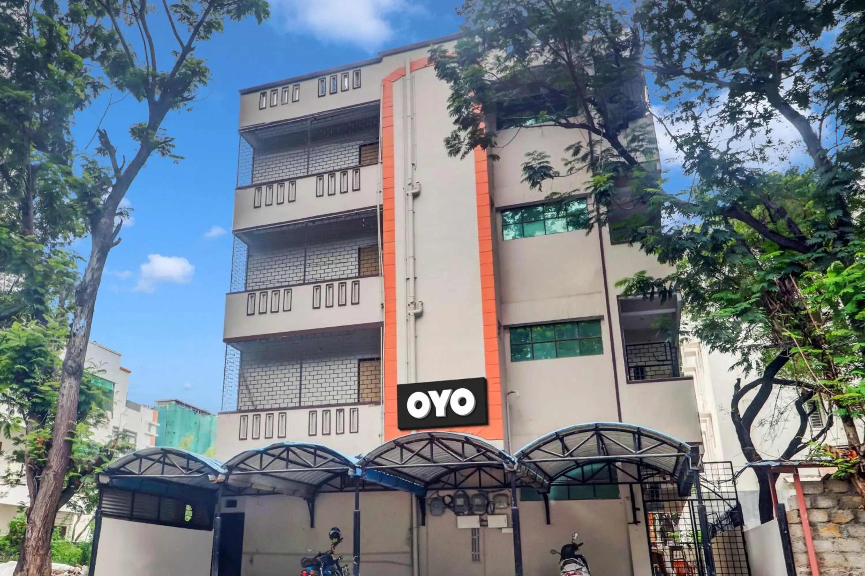 Facade/entrance in Hotel O S Grand Residency Facade/entrance in Hotel O S Grand Residency