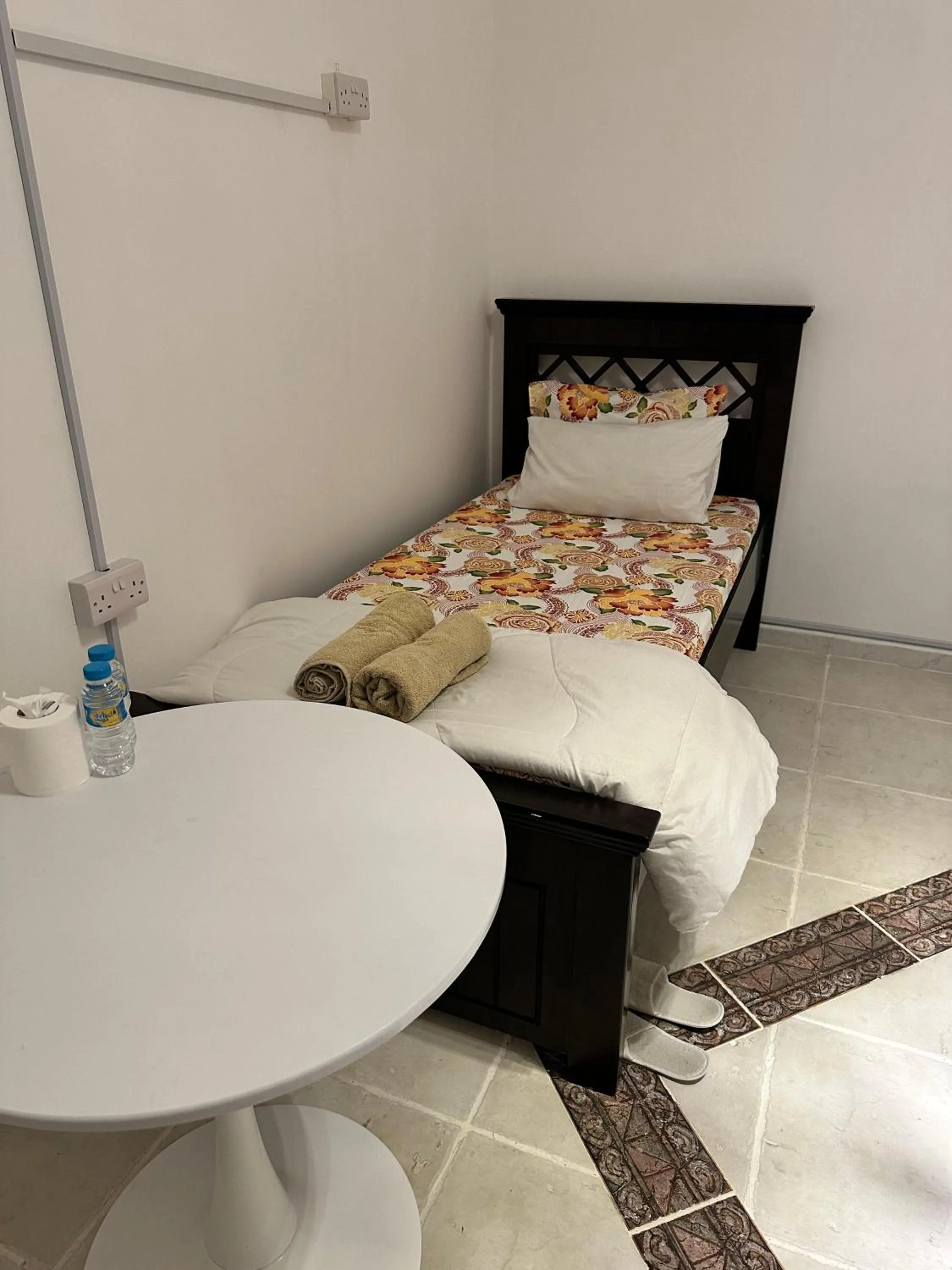 Bed in International Abu-Dhabi Hostel Villa