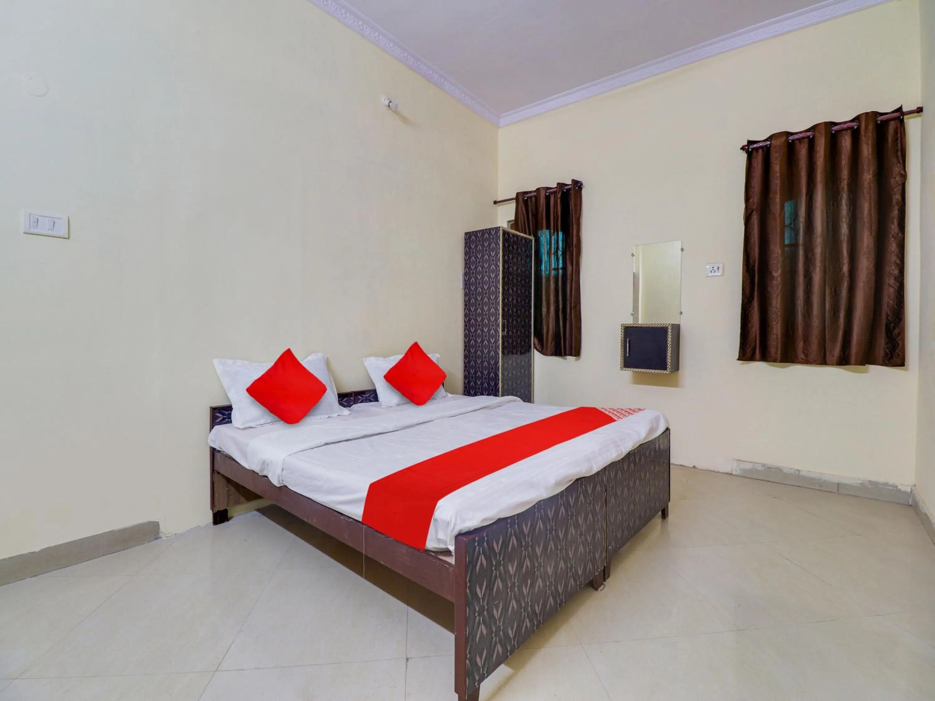 Classic Triple Room - single occupancy in Hotel O GURUKRIPA INN