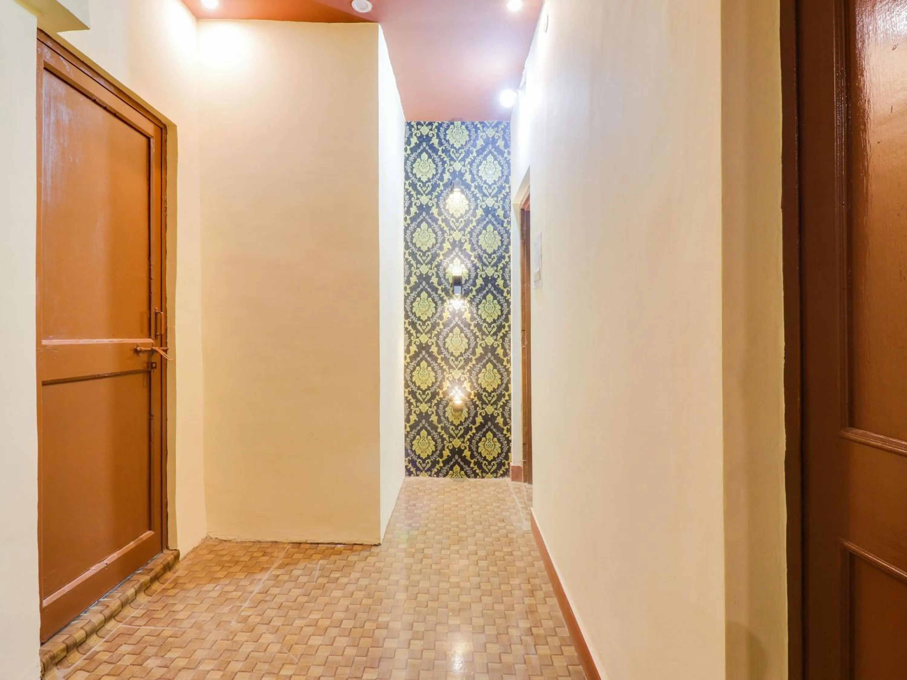 Lobby or reception in Hotel O GURUKRIPA INN