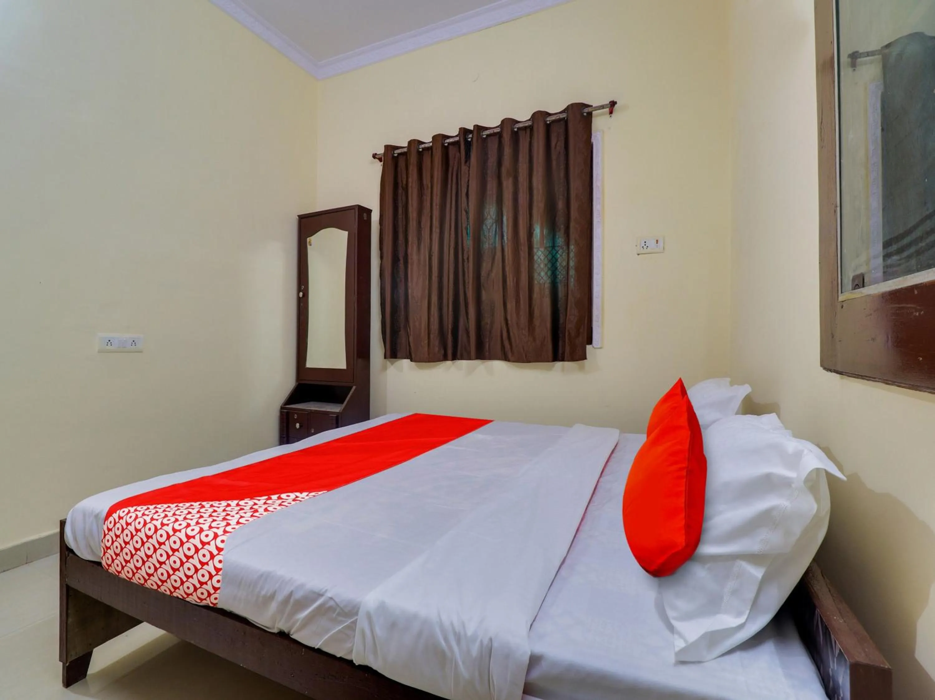 Bedroom, Bed in Hotel O GURUKRIPA INN