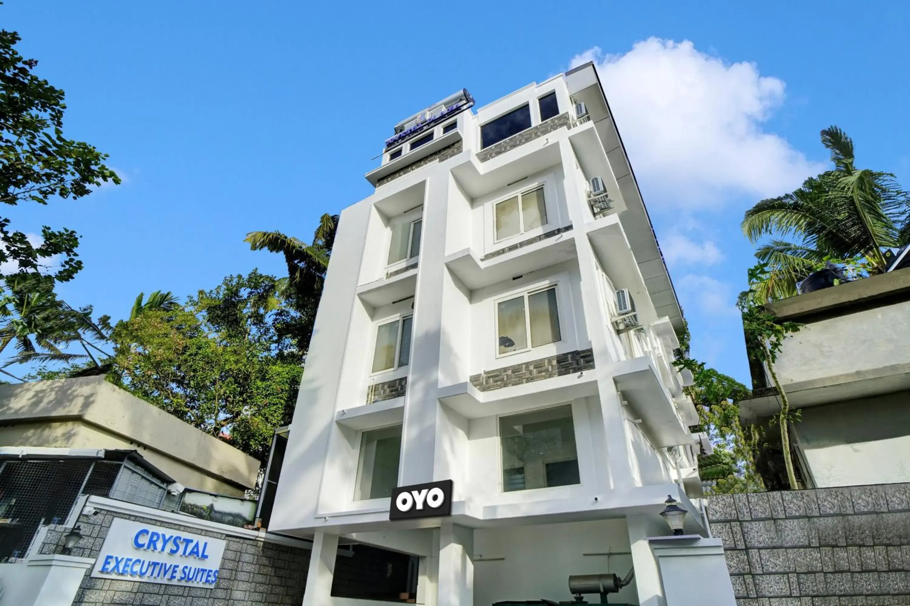 Facade/entrance in Super Hotel O Crystal Executive Suites Facade/entrance in Super Hotel O Crystal Executive Suites