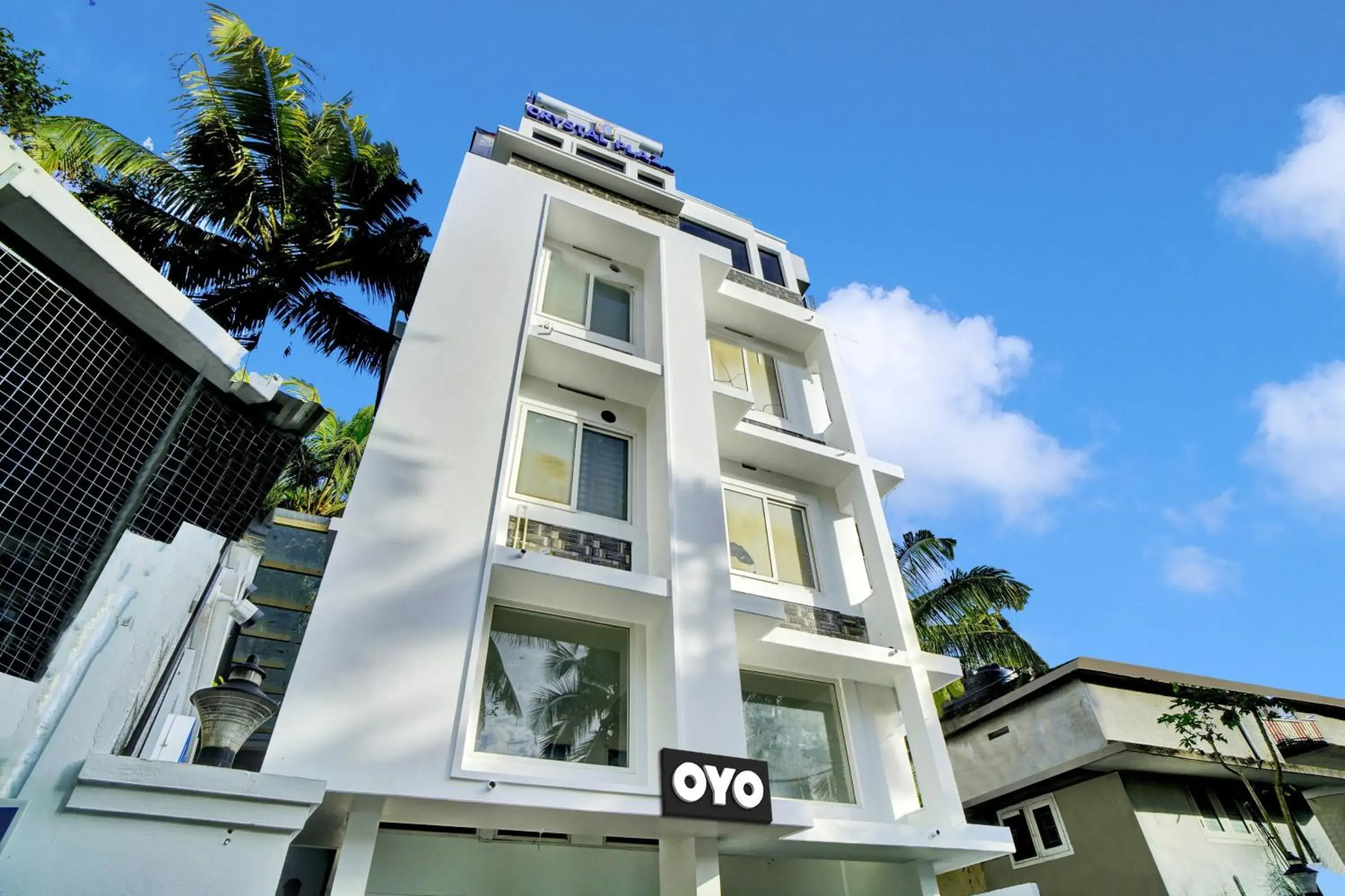 Facade/entrance in Super Hotel O Crystal Executive Suites Facade/entrance in Super Hotel O Crystal Executive Suites