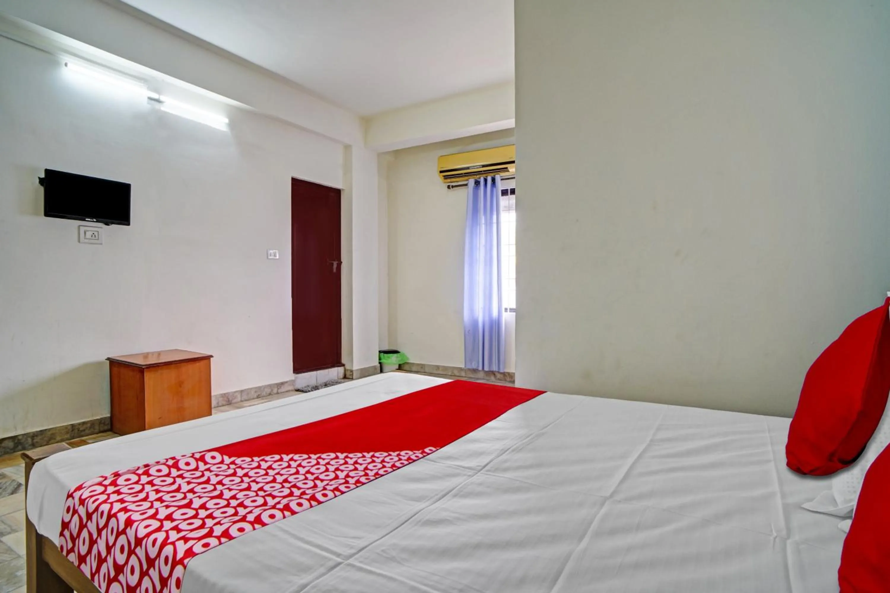 Bedroom in Hotel O Highway Inn