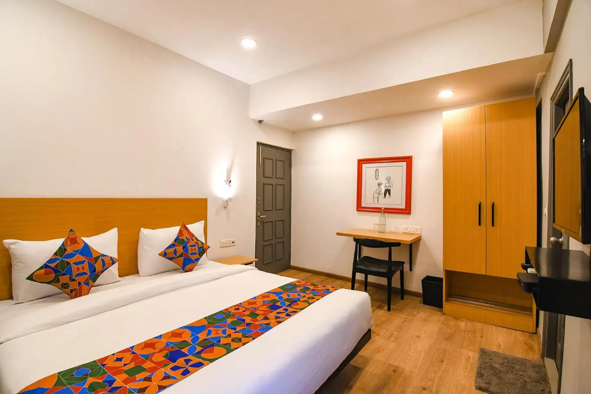 Deluxe Room - single occupancy in FabHotel Sayeeda International - 600m from Park Circus 7 Point Deluxe Room - single occupancy in FabHotel Sayeeda International - 600m from Park Circus 7 Point