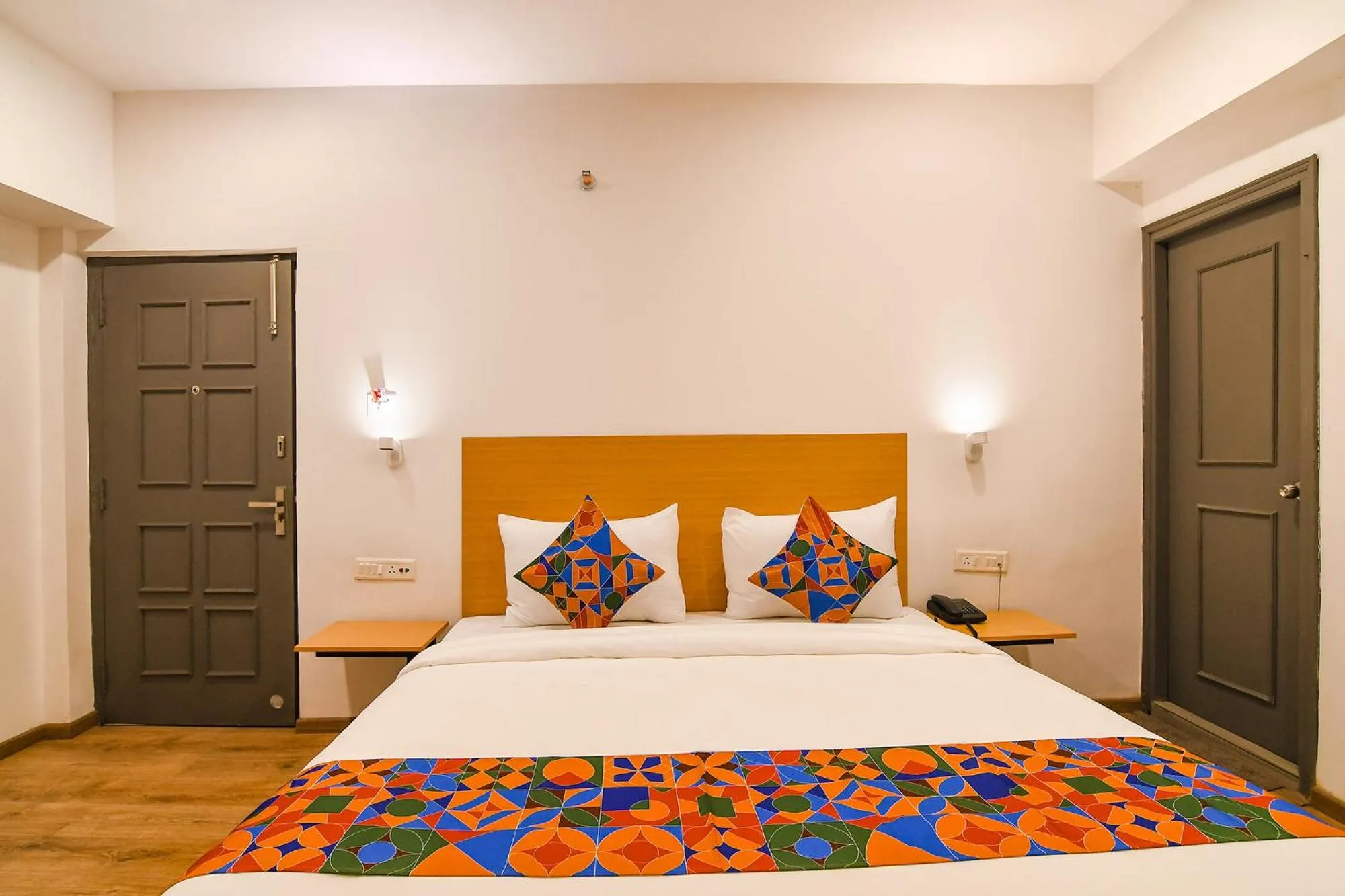 Bed in FabHotel Sayeeda International - 600m from Park Circus 7 Point