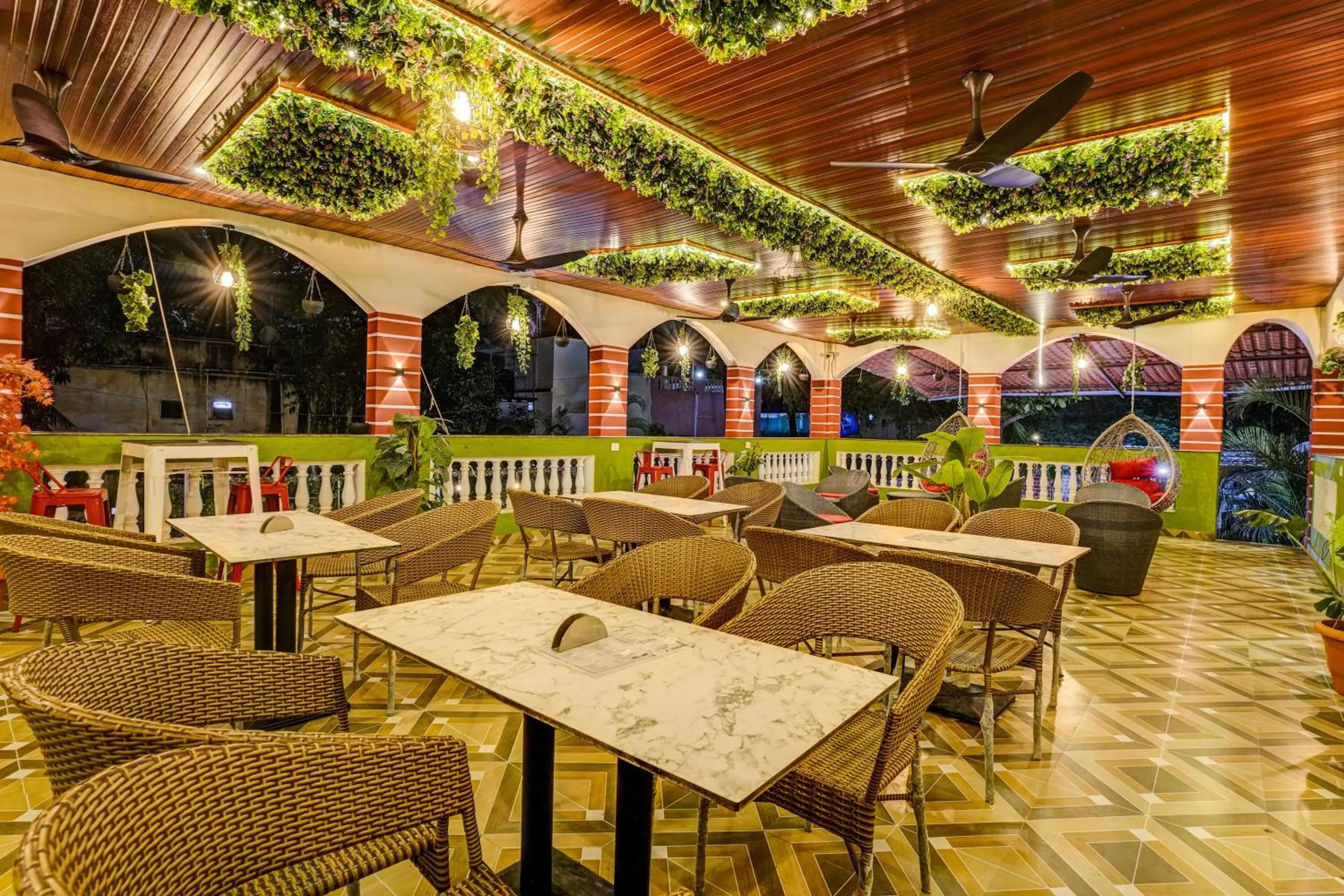 Dining area, Restaurant/Places to Eat in Collection O Palm Springs Beach Resort
