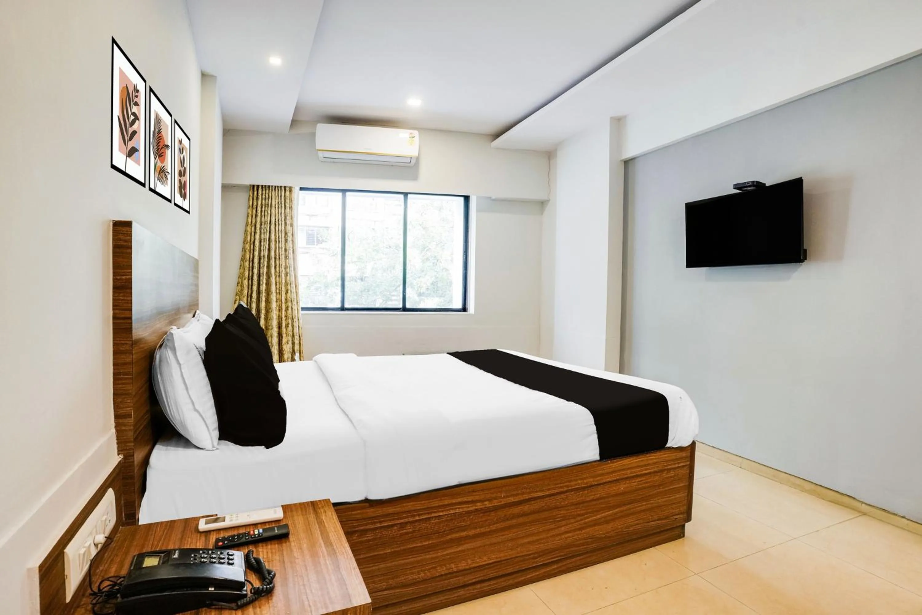 Bedroom, Bed in Super Townhouse Marol Near Mumbai Airport