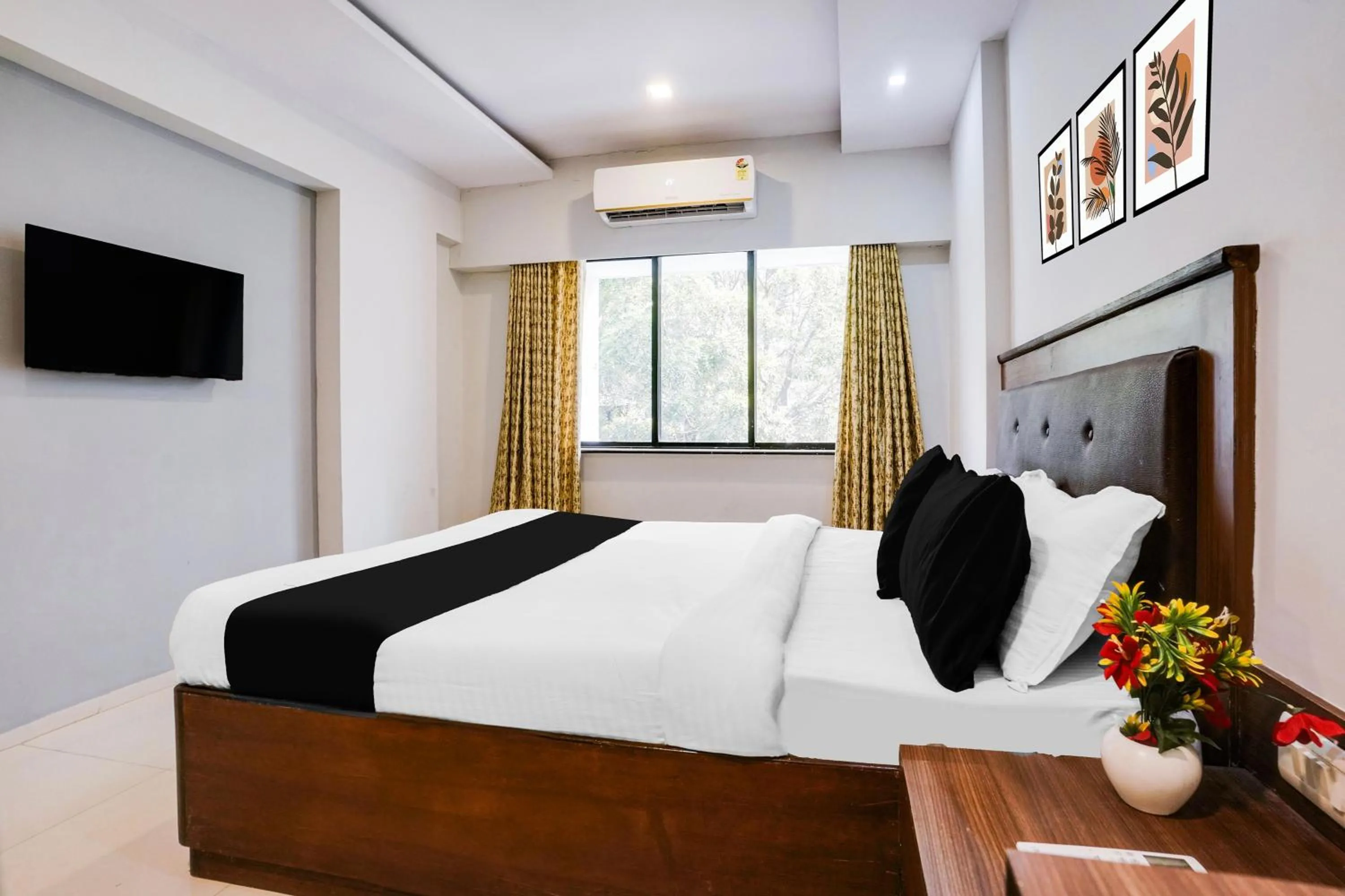 Bedroom, Bed in Super Townhouse Marol Near Mumbai Airport
