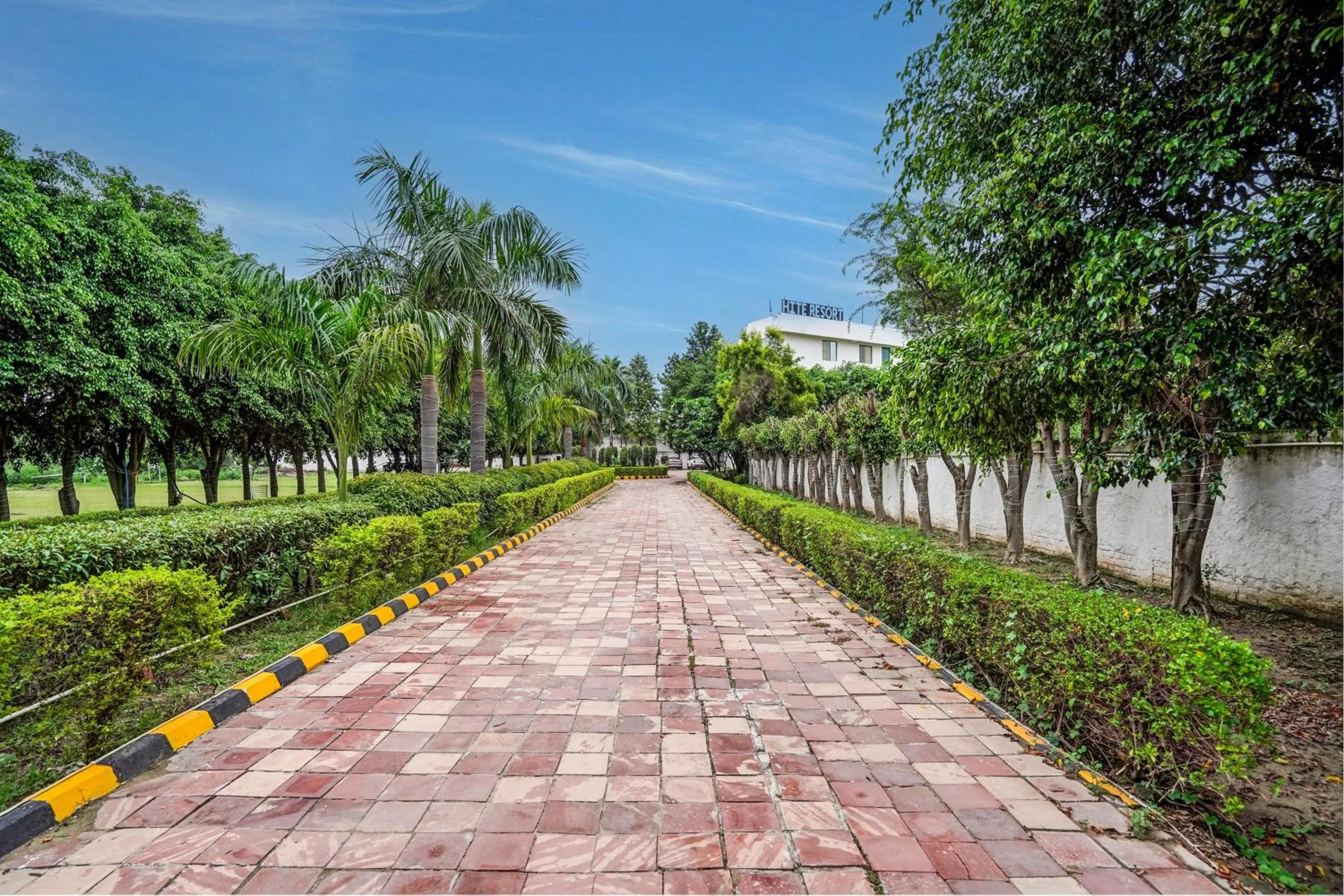Facade/entrance, Garden in Palette - Hotel Nature Retreat Resort