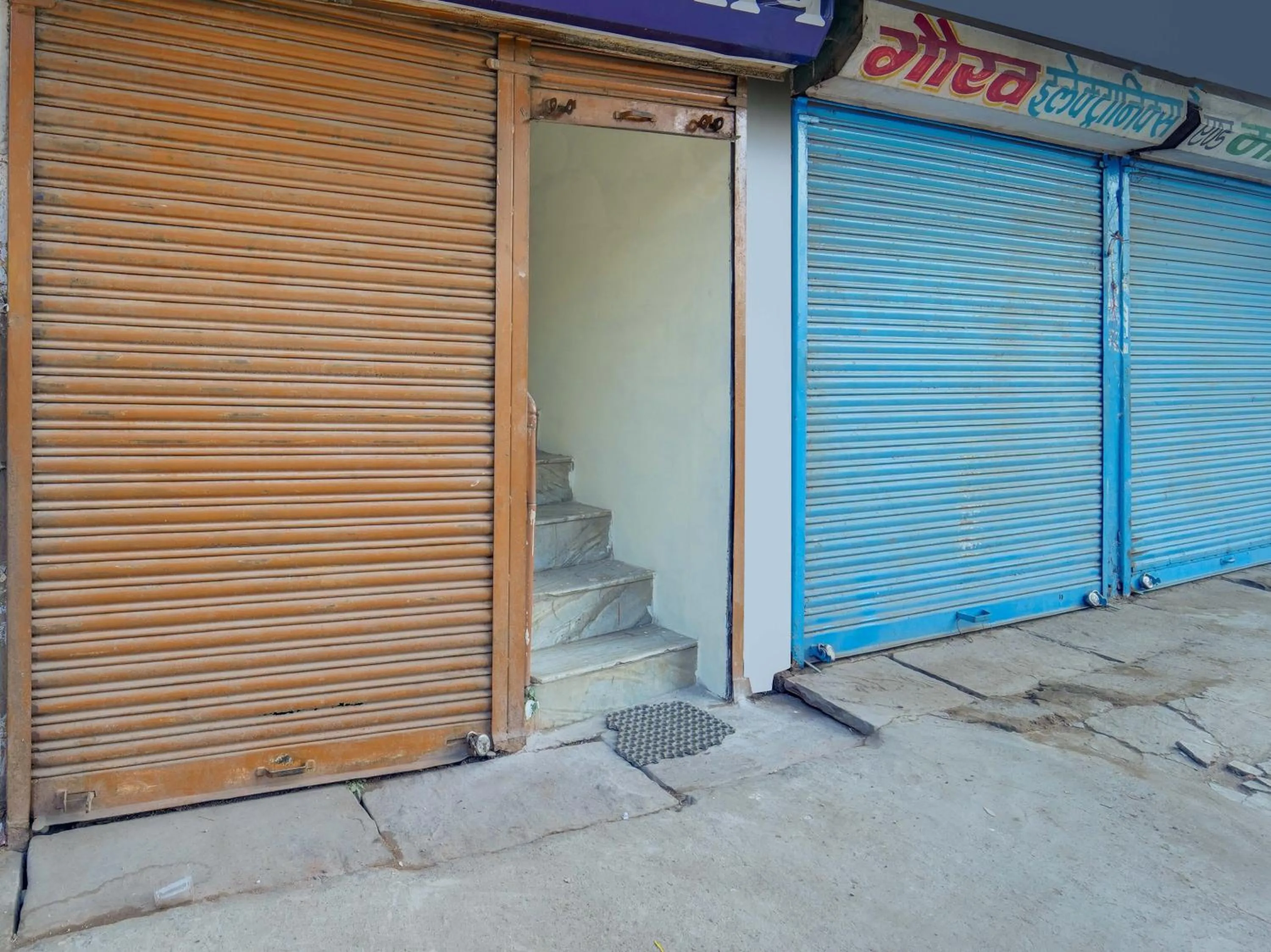 Facade/entrance in OYO Flagship Hotel Ashish Inn