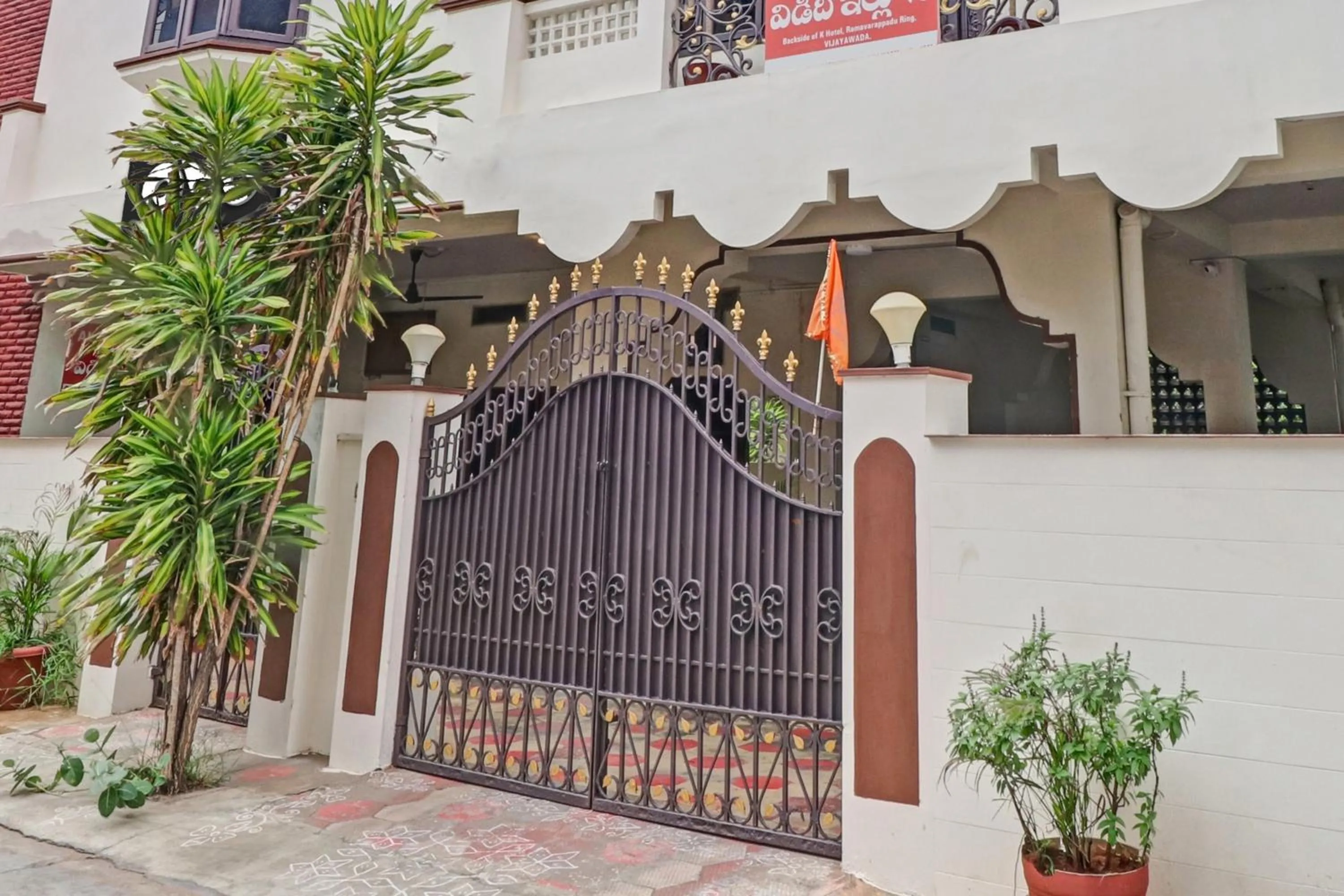 Facade/entrance, Property Building in OYO Flagship Akshaya Villa