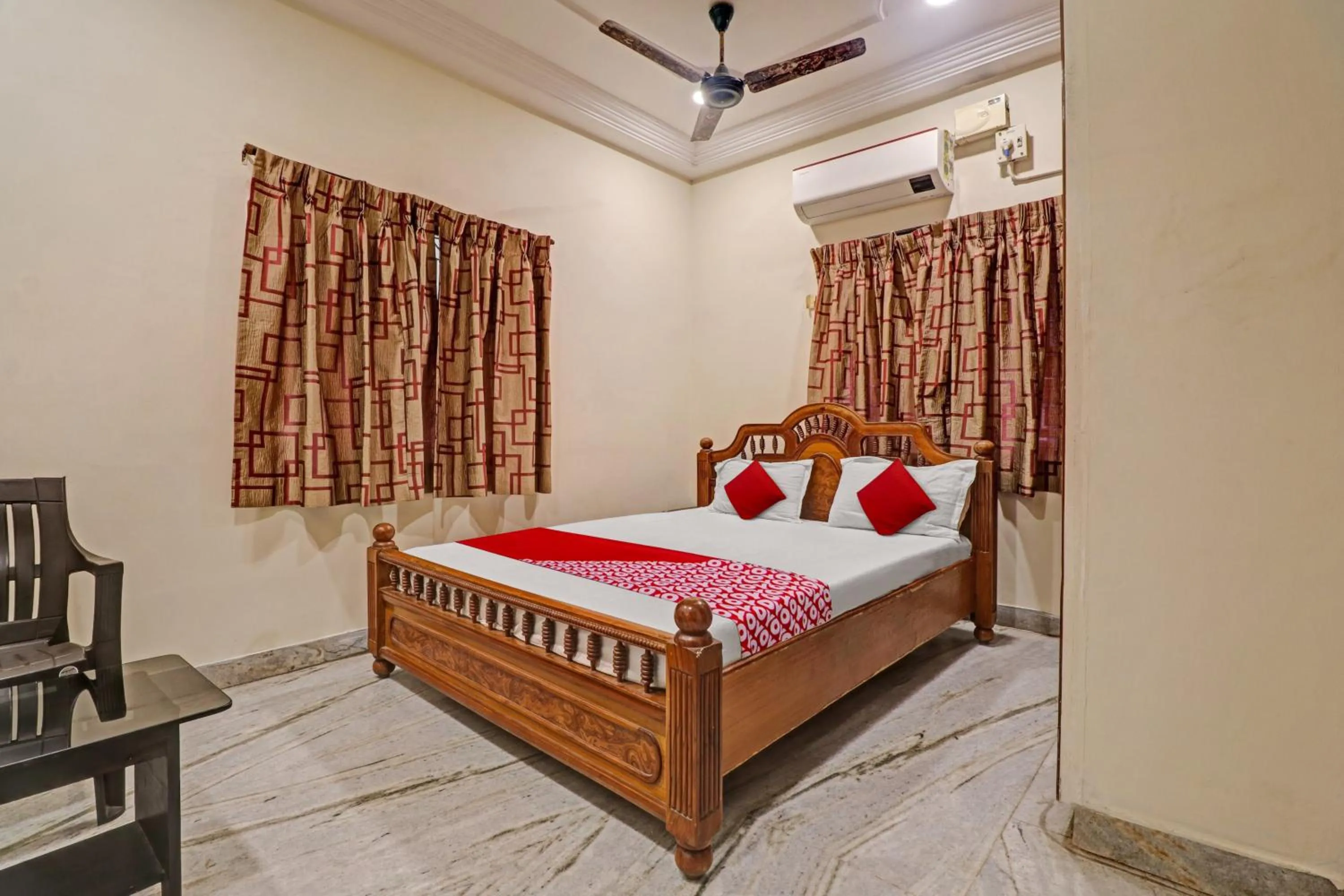 Bedroom in OYO Flagship Akshaya Villa