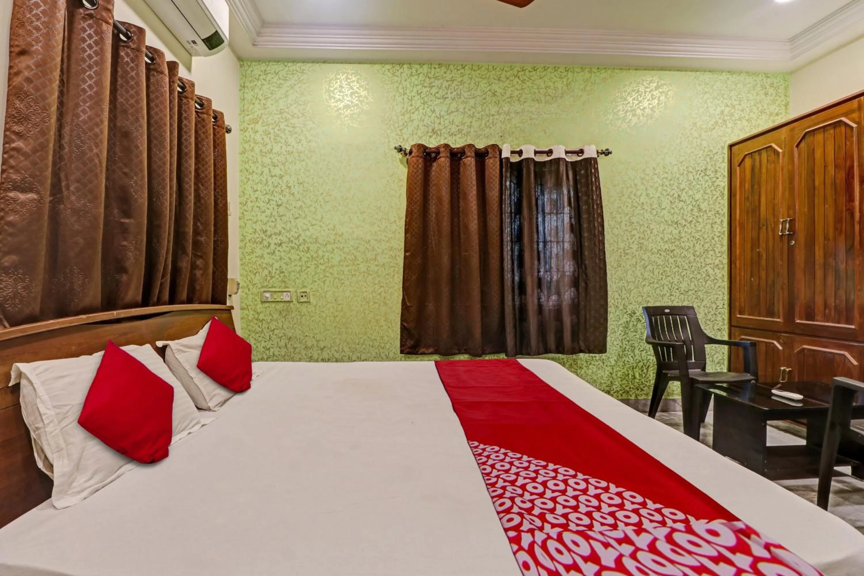 Bedroom in OYO Flagship Akshaya Villa