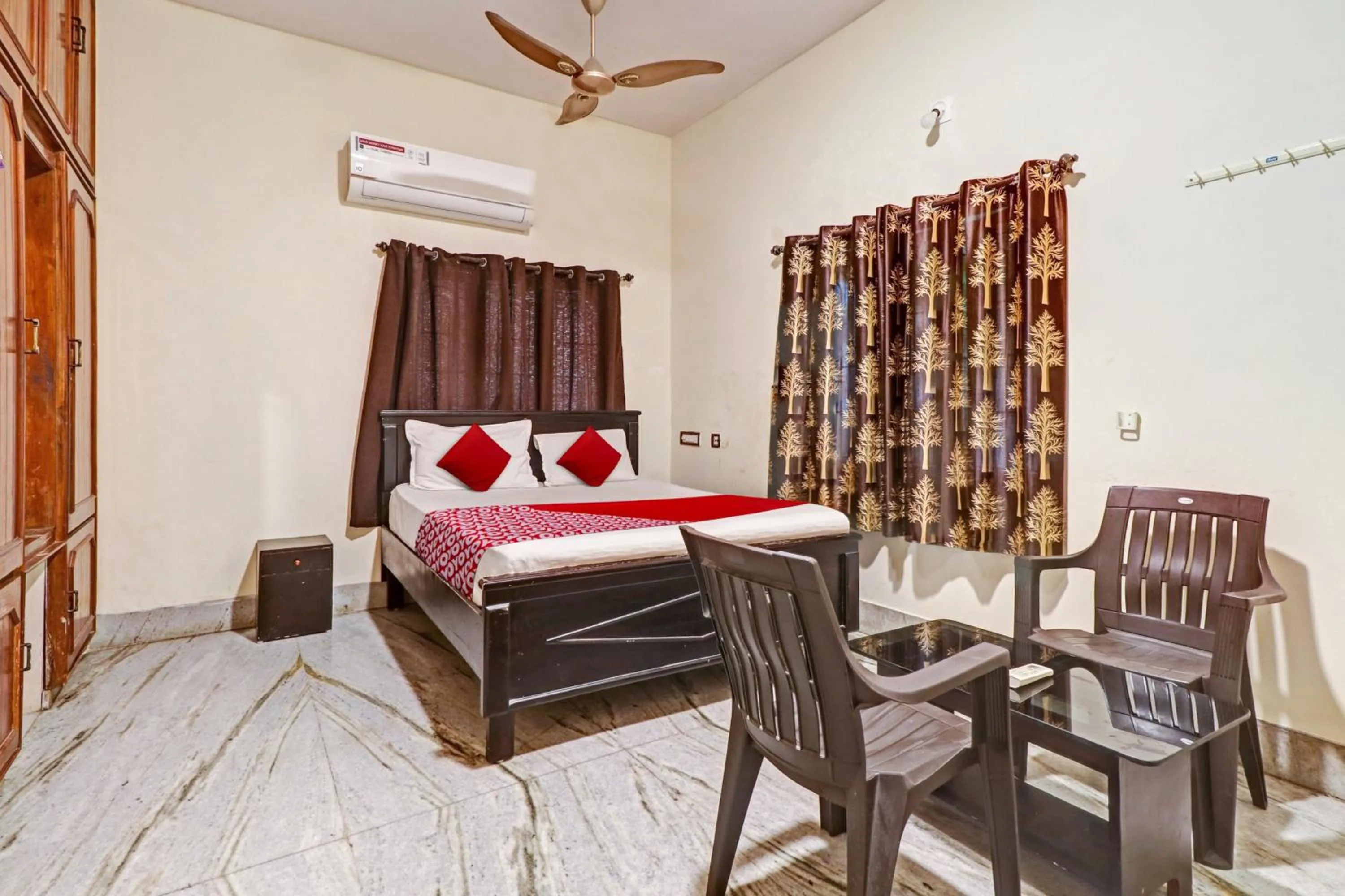 Bedroom in OYO Flagship Akshaya Villa