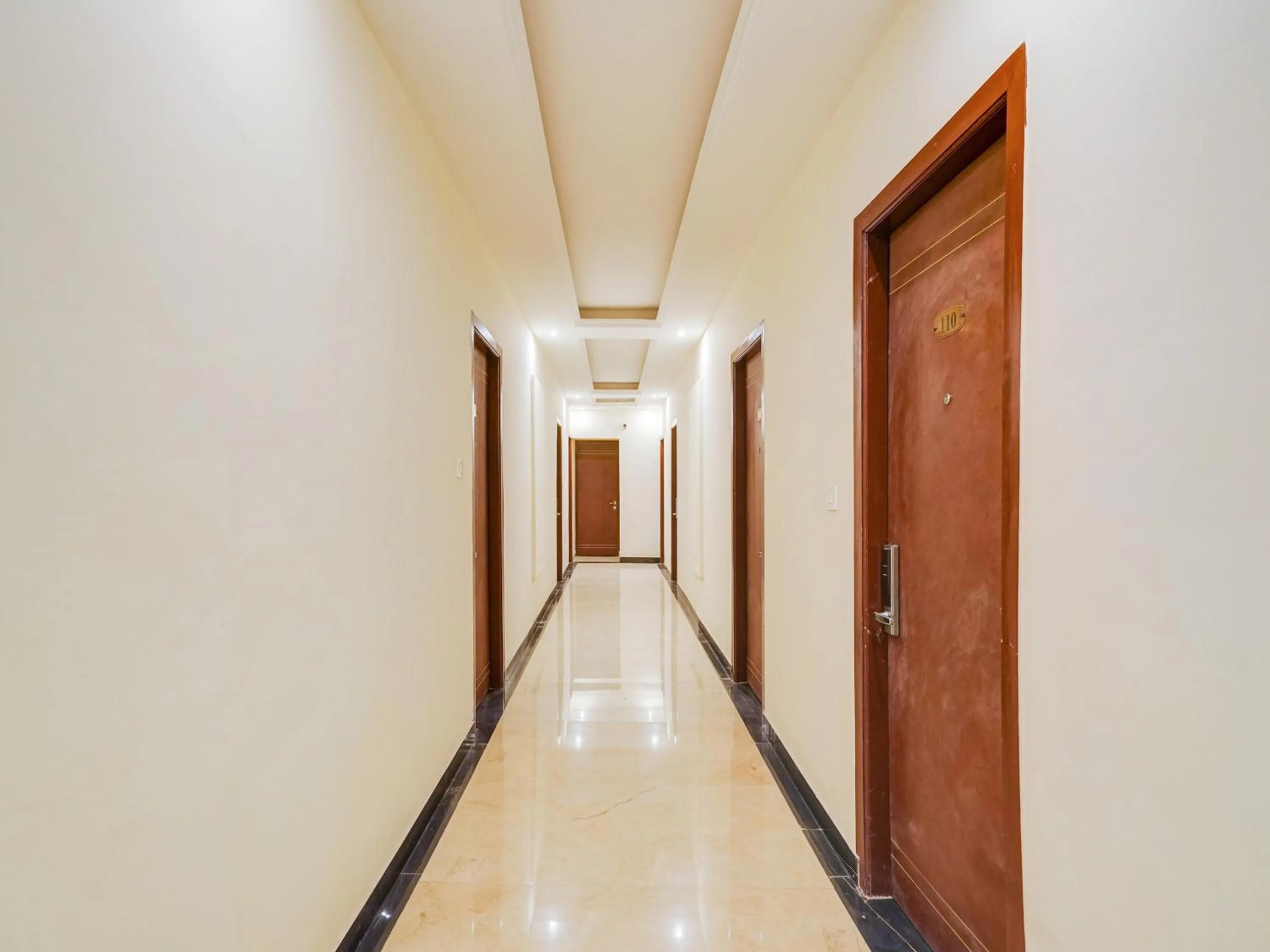 Lobby or reception in Collection O Hotel Omni Bliss