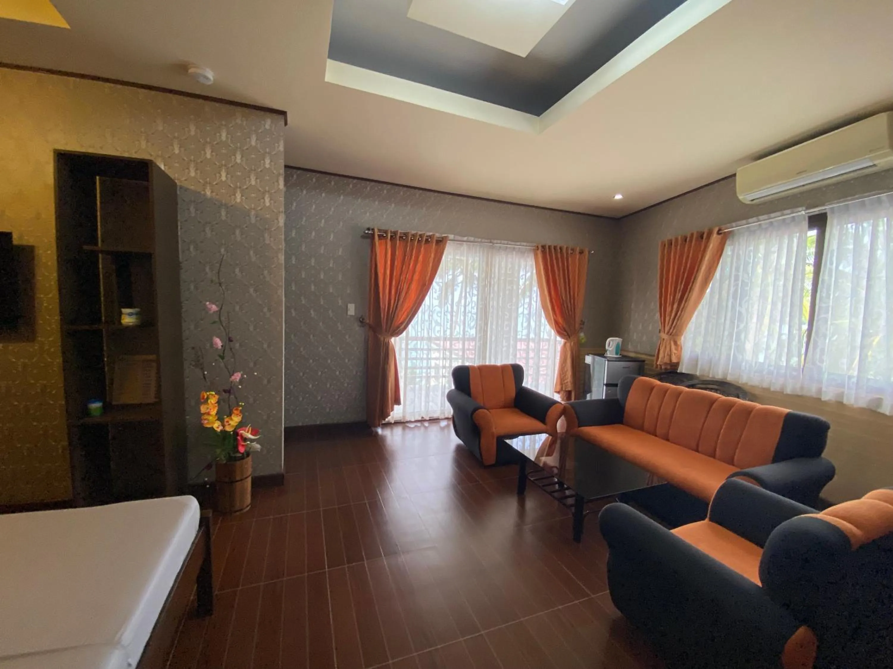 Living room in MinshukuKCS Hotel and Restaurant