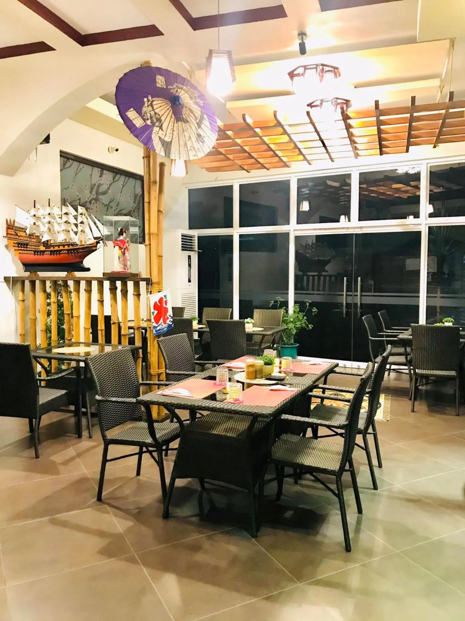 Restaurant/places to eat in MinshukuKCS Hotel and Restaurant