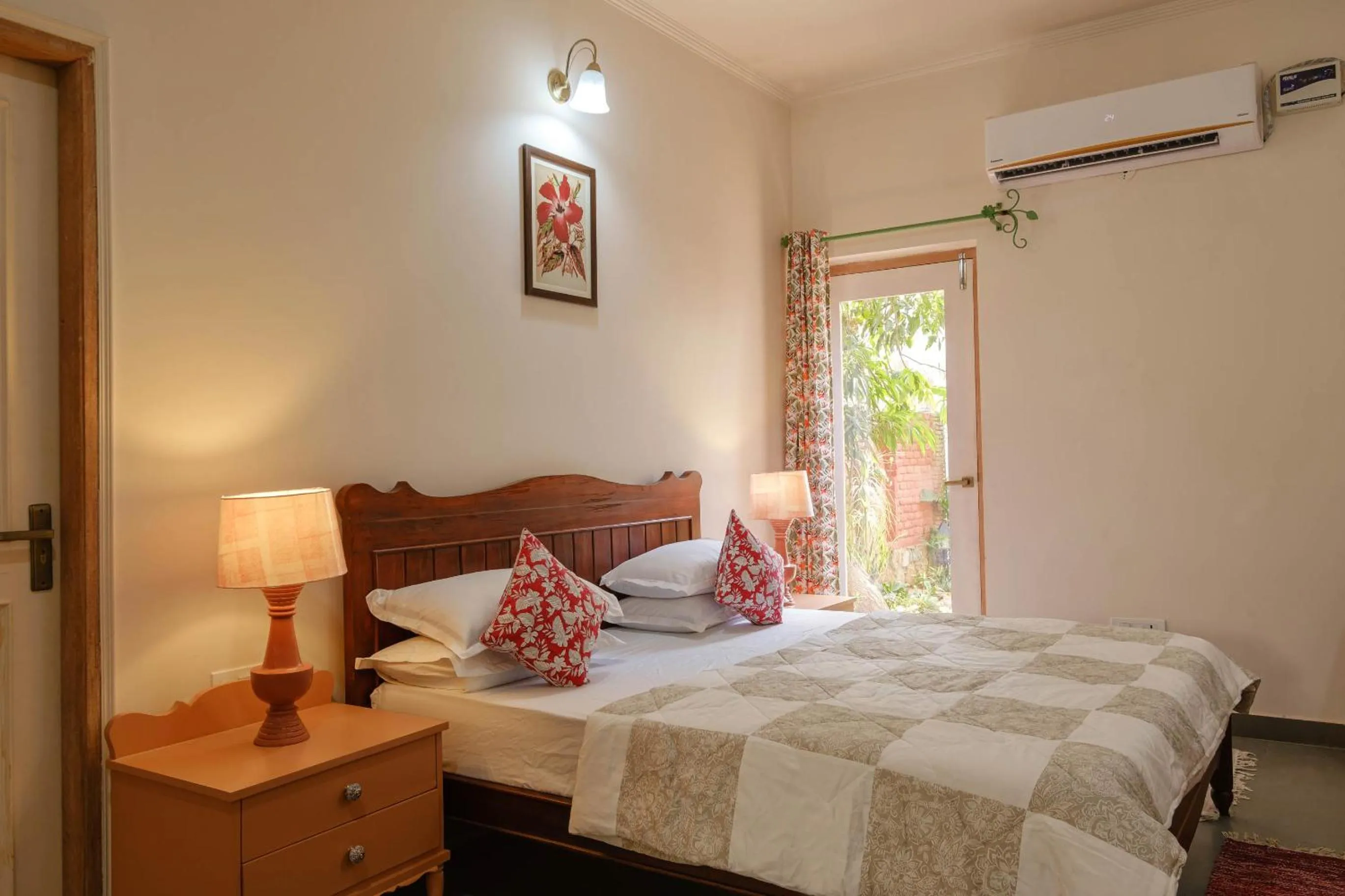 Bed in Shree Nikunj - A Luxury Boutique Homestay in Jaipur