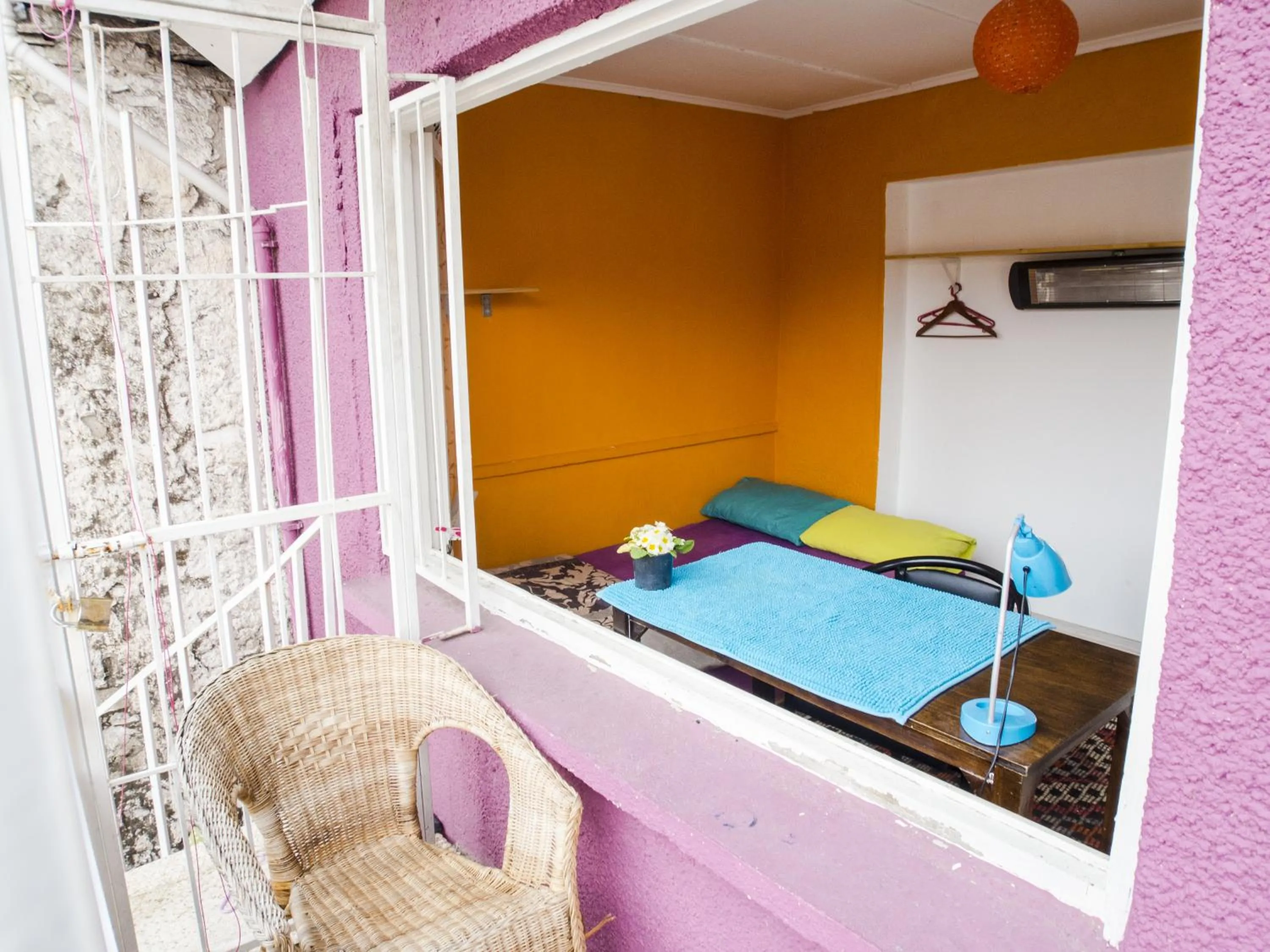 cot, Bed in Shantihome