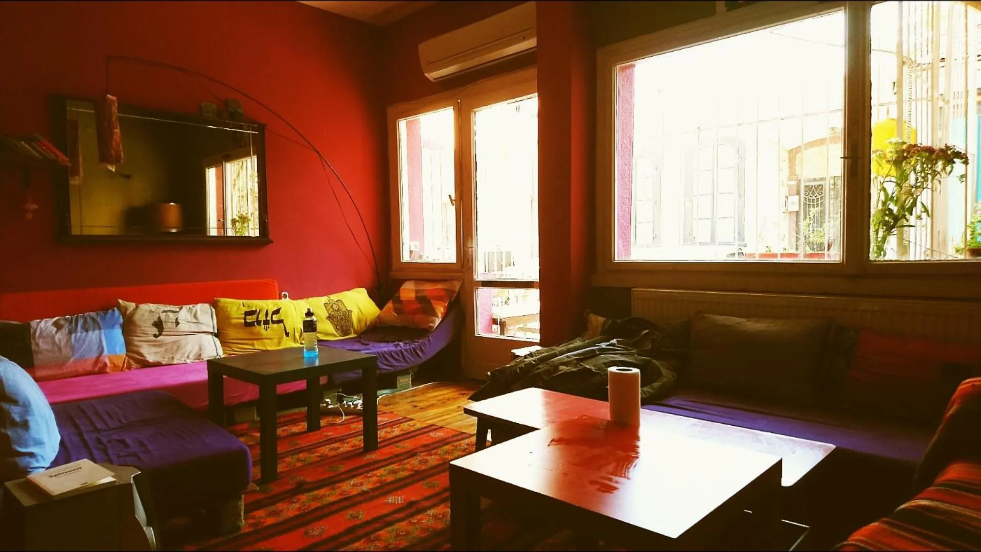 Communal lounge/ TV room in Shantihome