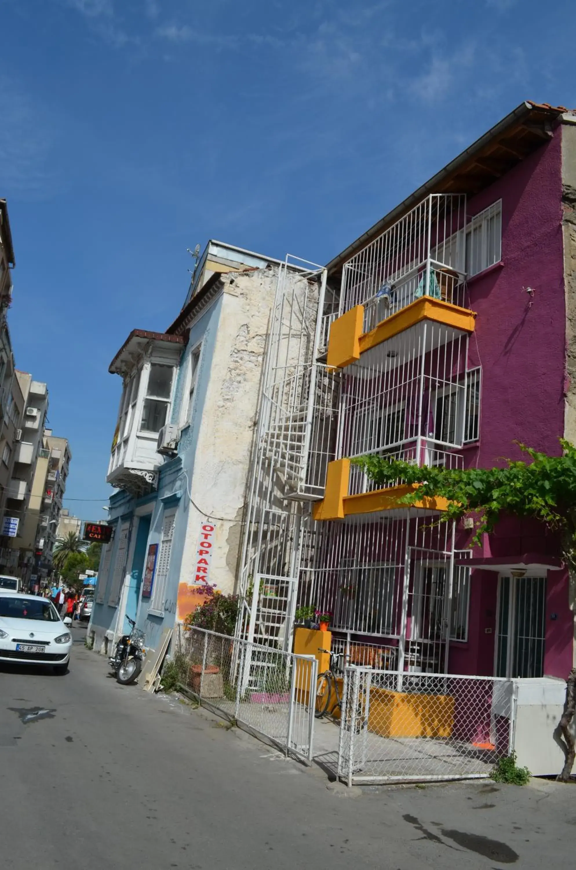 Facade/entrance in Shantihome Facade/entrance in Shantihome