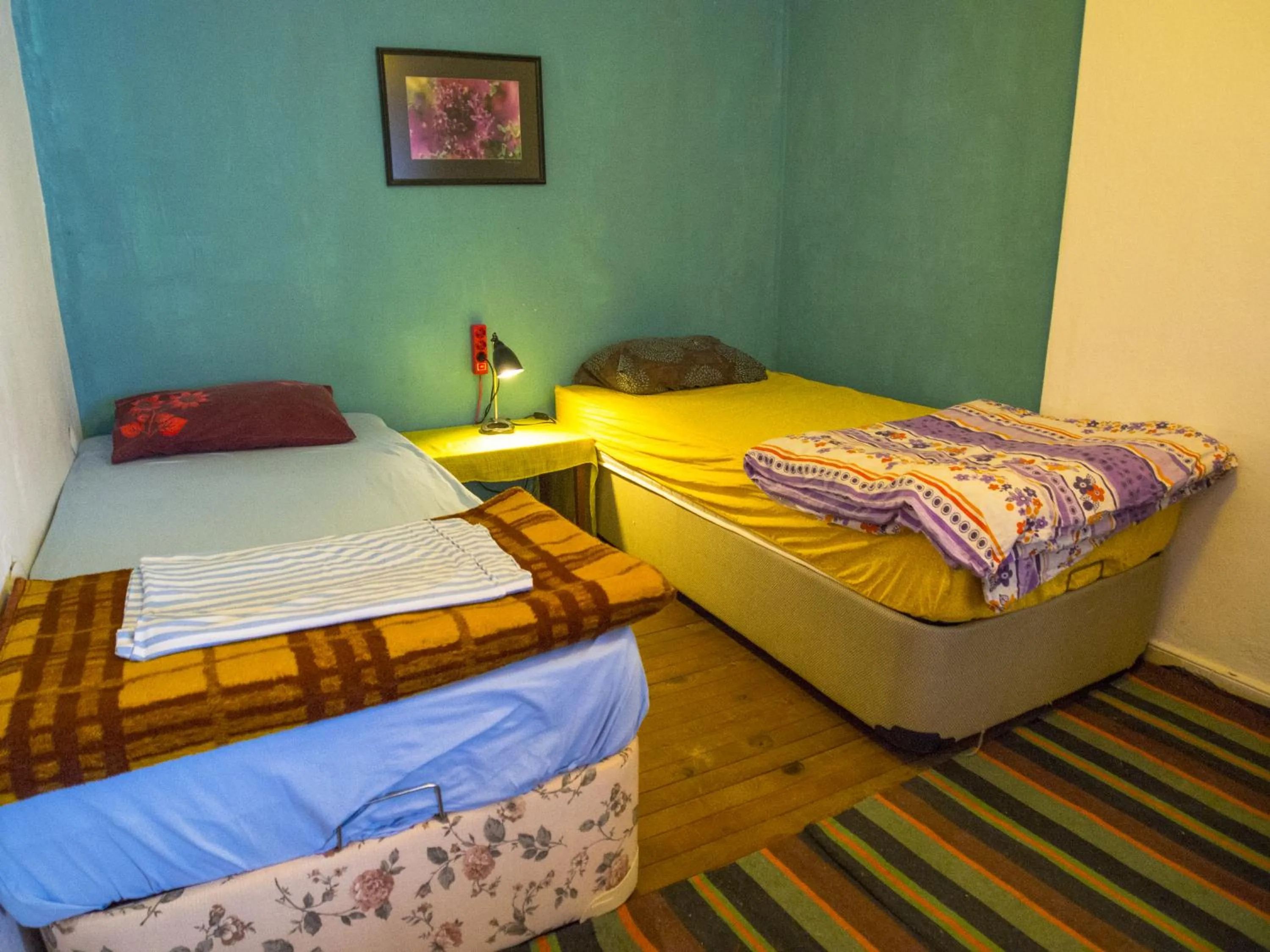 Photo of the whole room, Bed in Shantihome