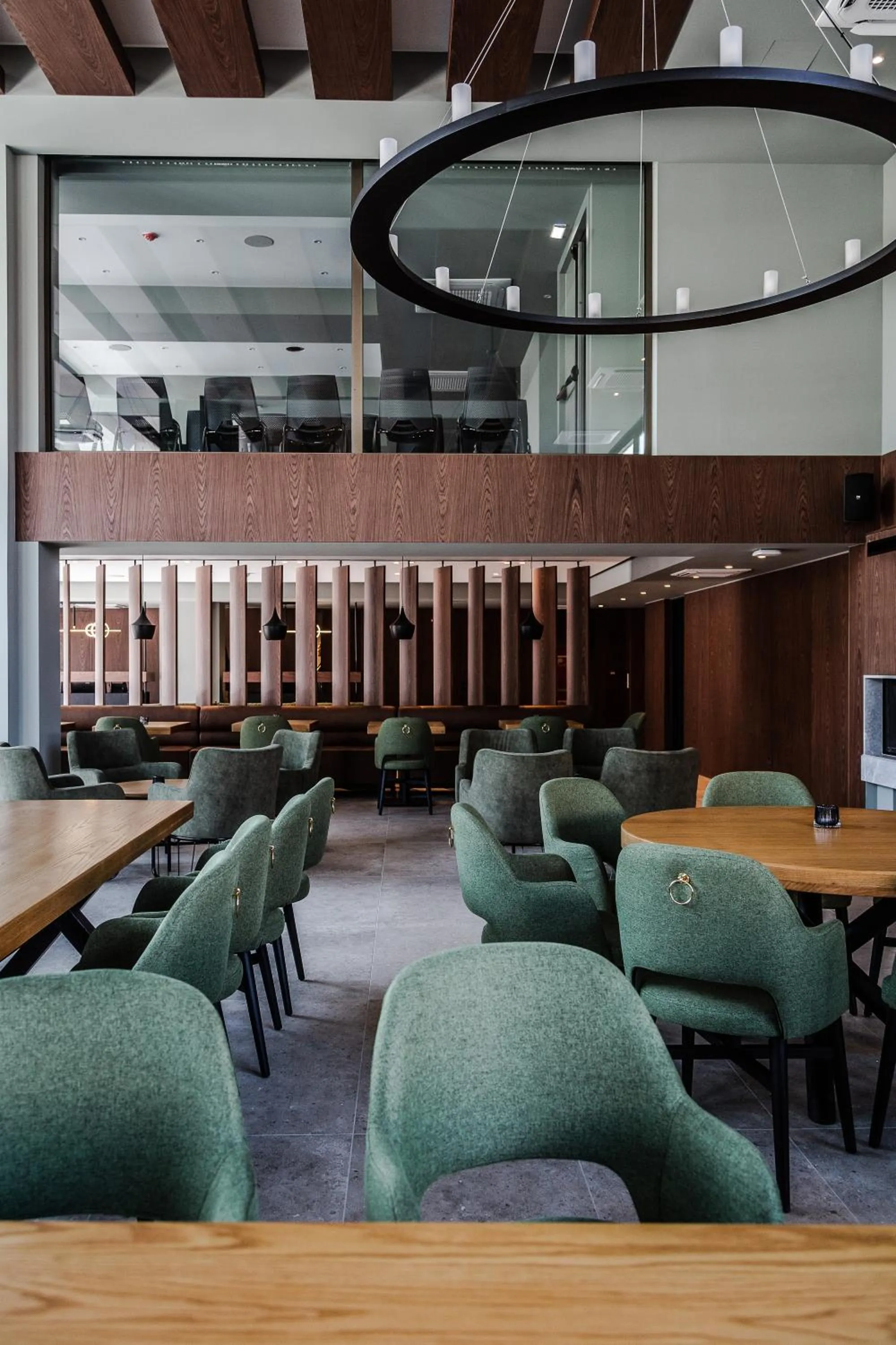 Restaurant/places to eat in Magnes Hotel