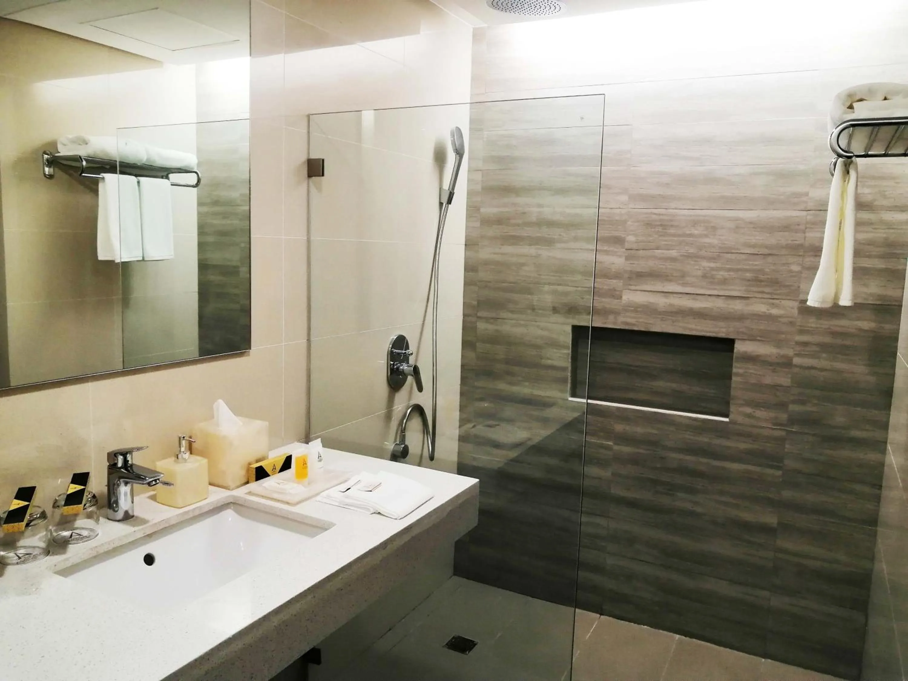Bathroom in The Aurora Subic Hotel Managed By HII