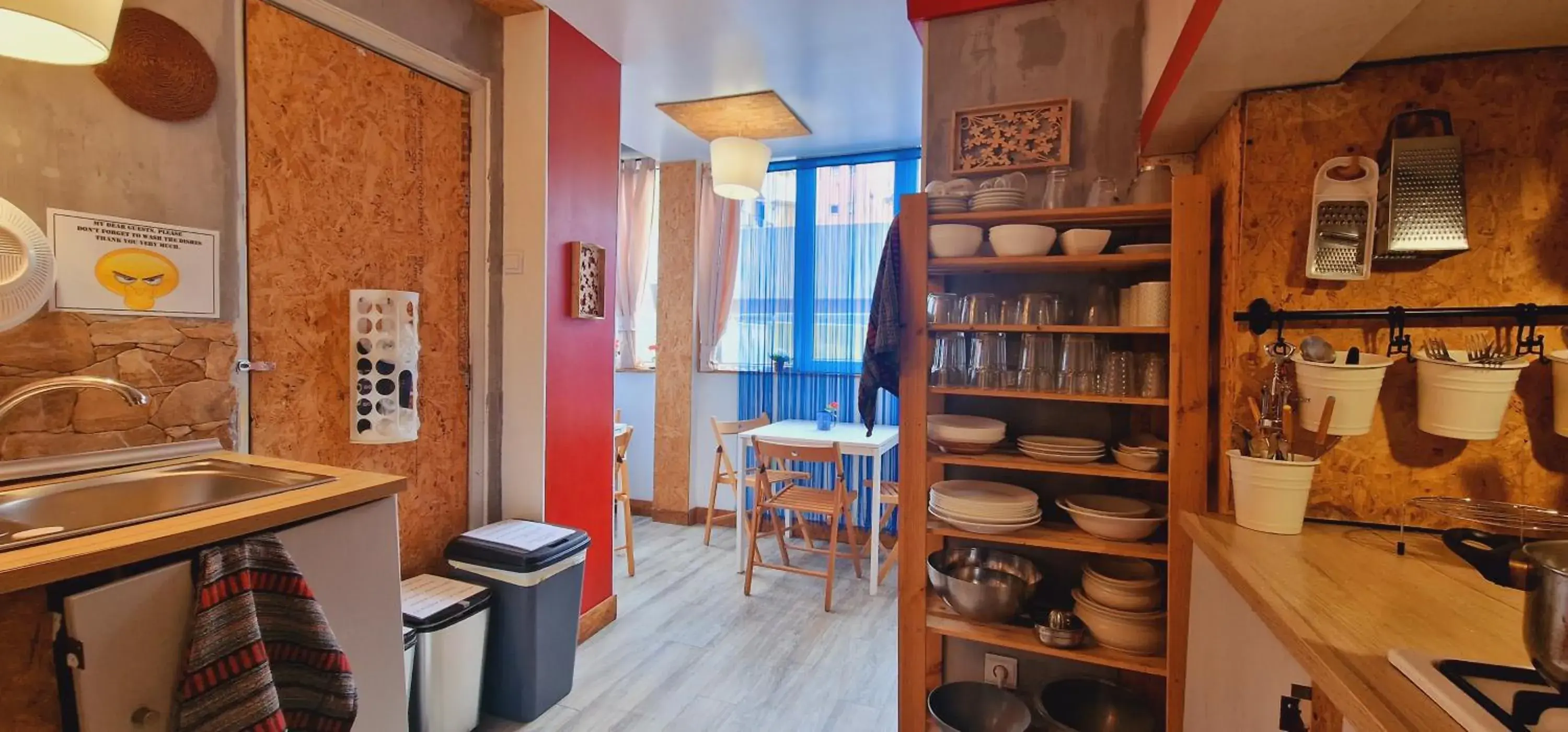 Double Room with Shared Bathroom - single occupancy in Mini Hostel in Lisbon Double Room with Shared Bathroom - single occupancy in Mini Hostel in Lisbon