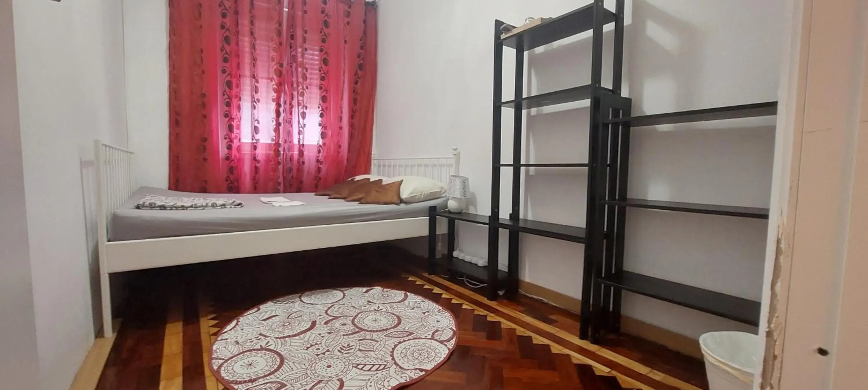 Standard Double Room with Shared Bathroom - single occupancy in Mini Hostel in Lisbon Standard Double Room with Shared Bathroom - single occupancy in Mini Hostel in Lisbon