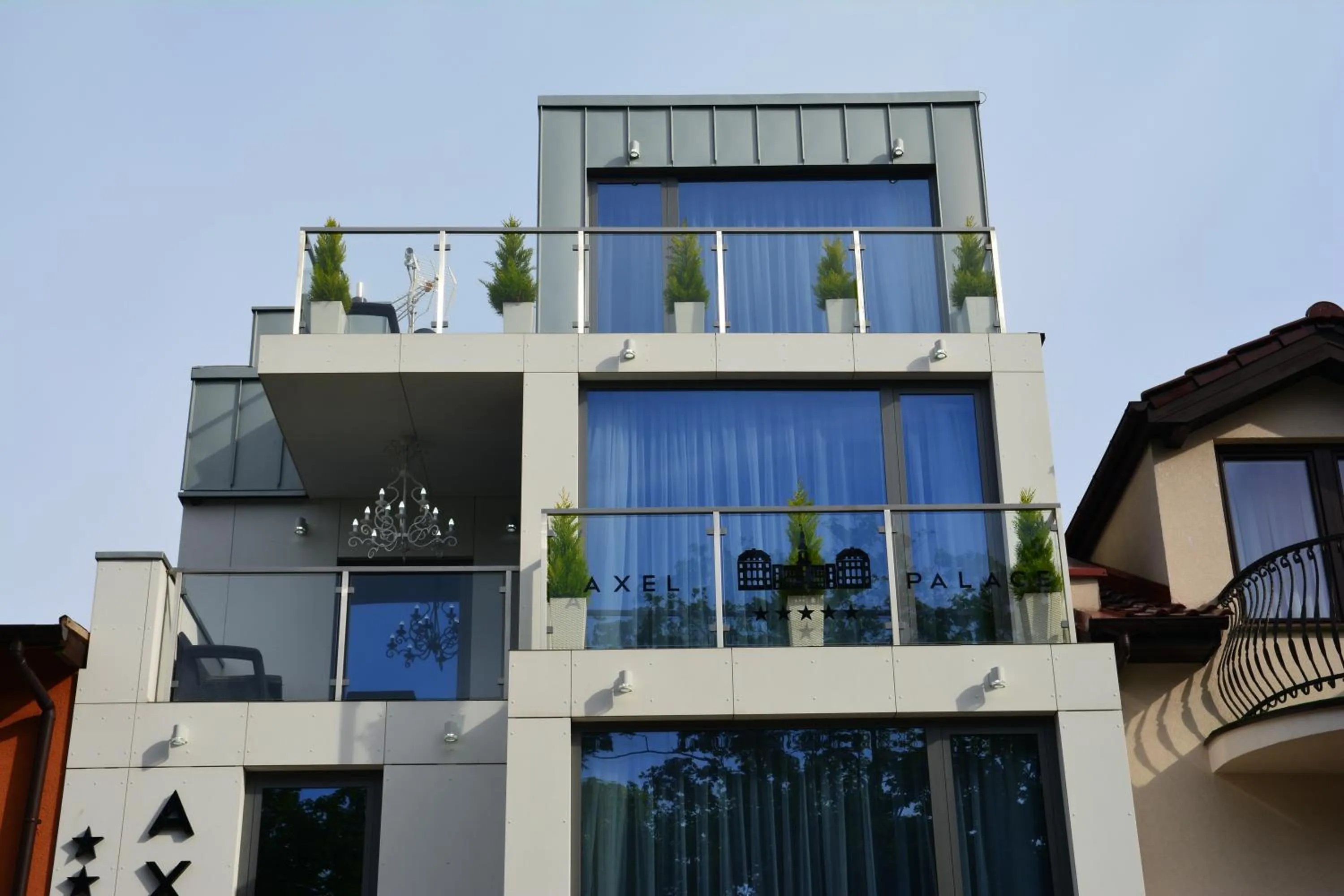 Facade/entrance in Alex Palace