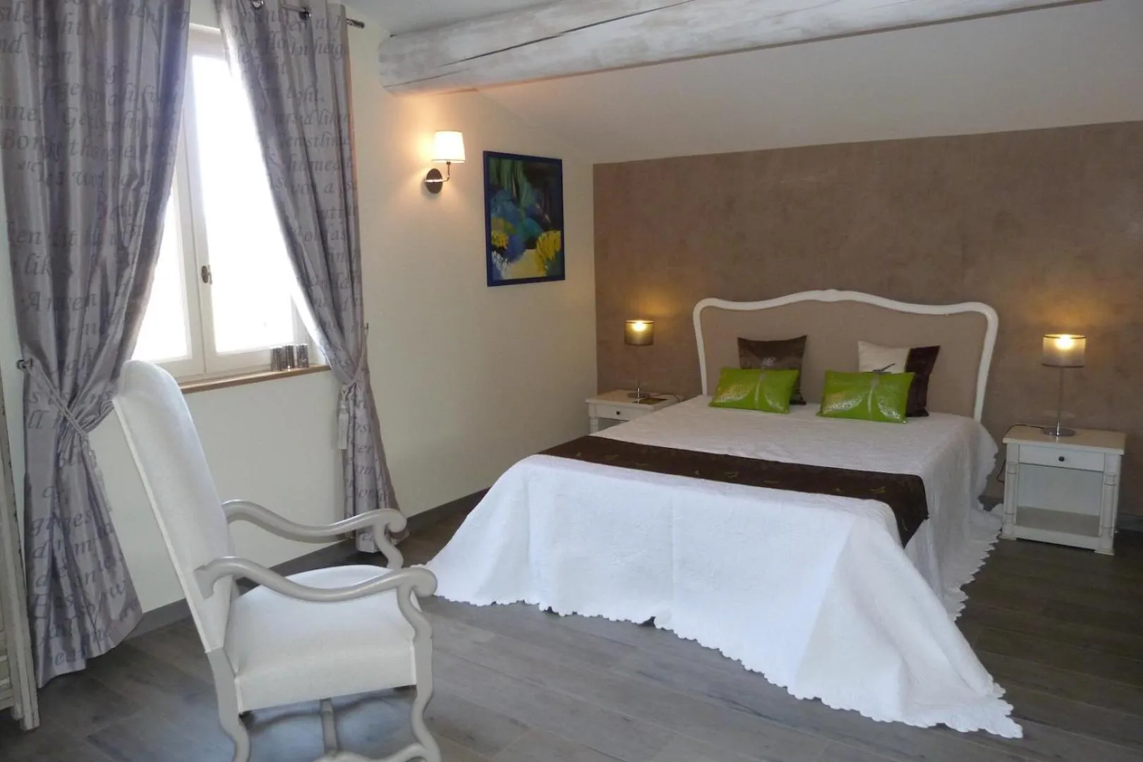 Bedroom in Mas de Chantounette